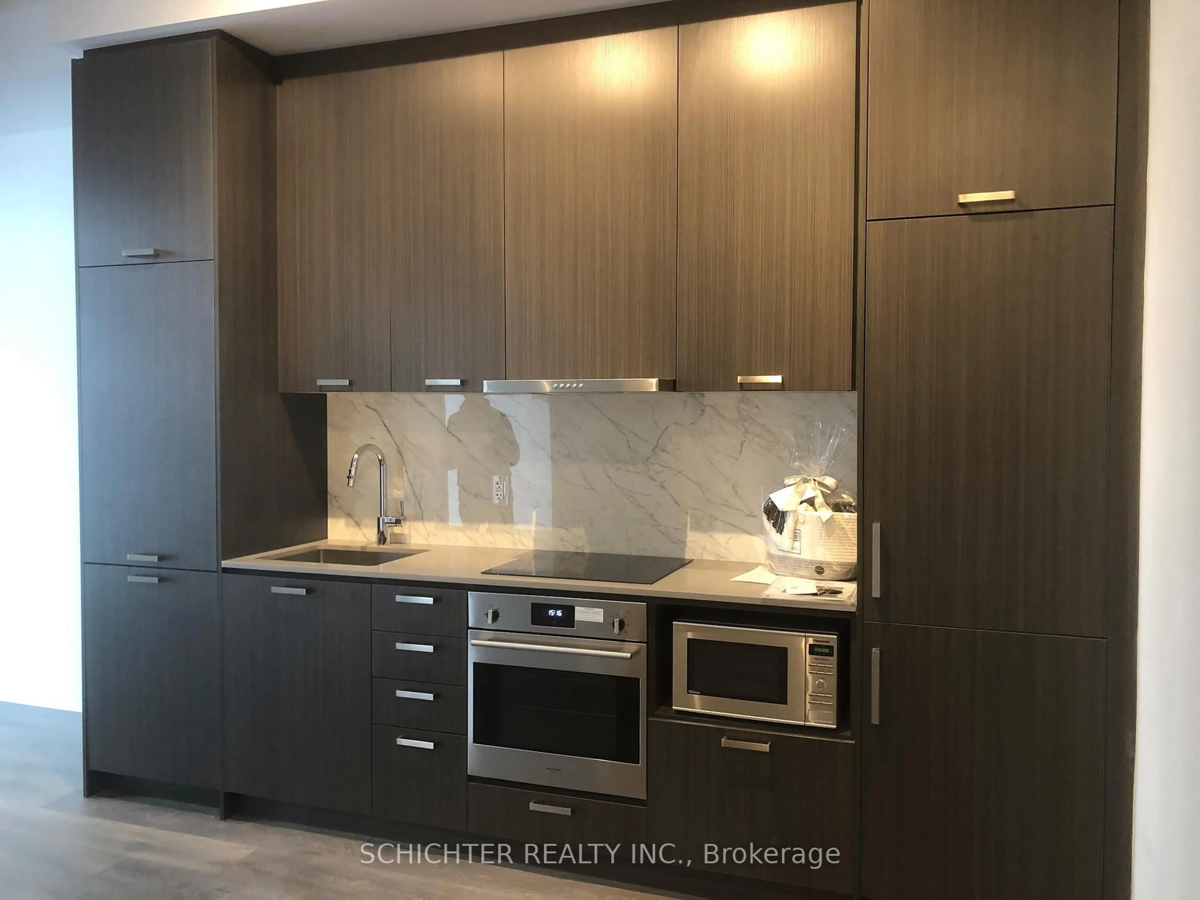 Unknown for 38 Honeycrisp Cres #521, Vaughan Ontario L4K 0M7