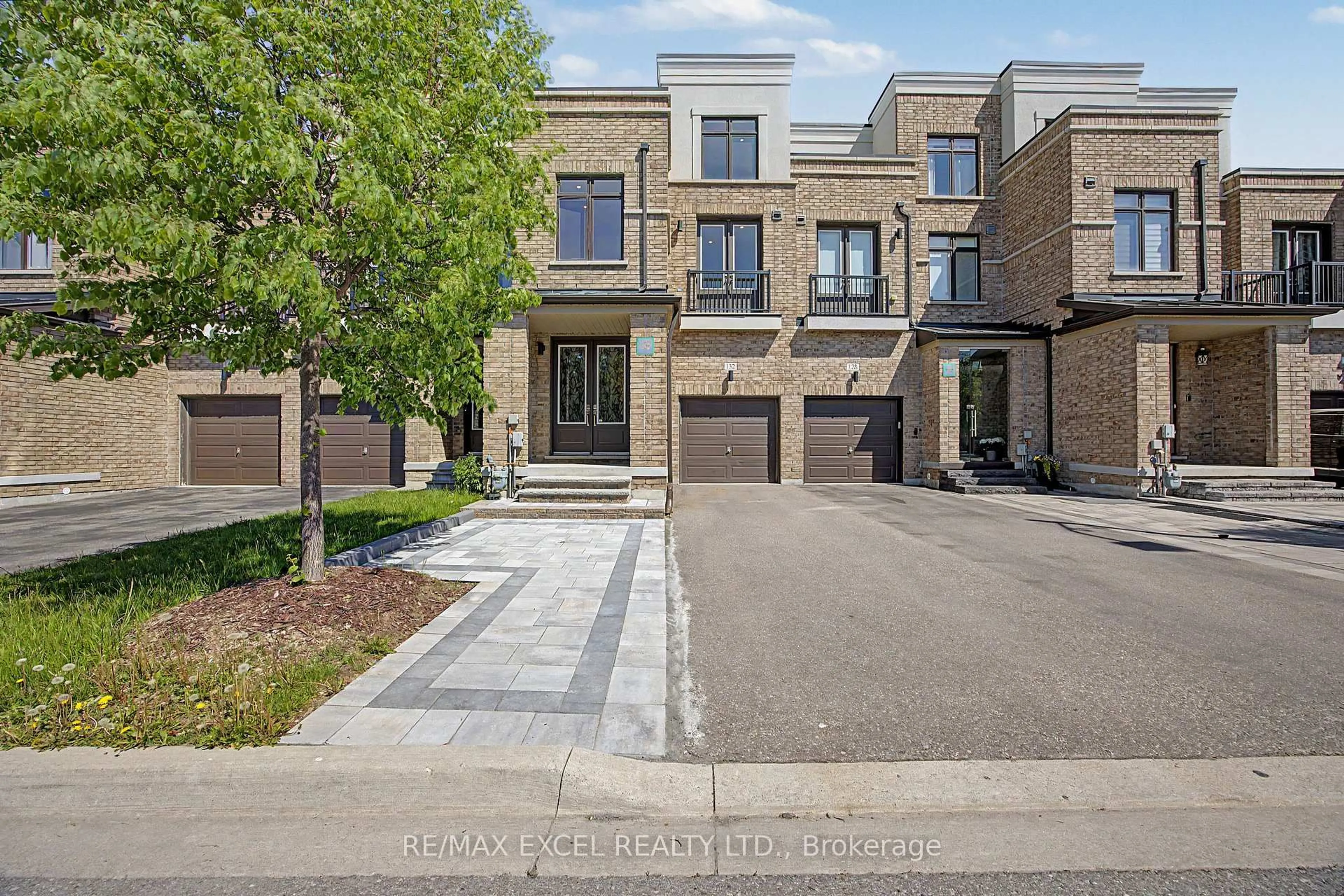 Home with brick exterior material, street for 132 Elyse Crt, Aurora Ontario L4G 2C9
