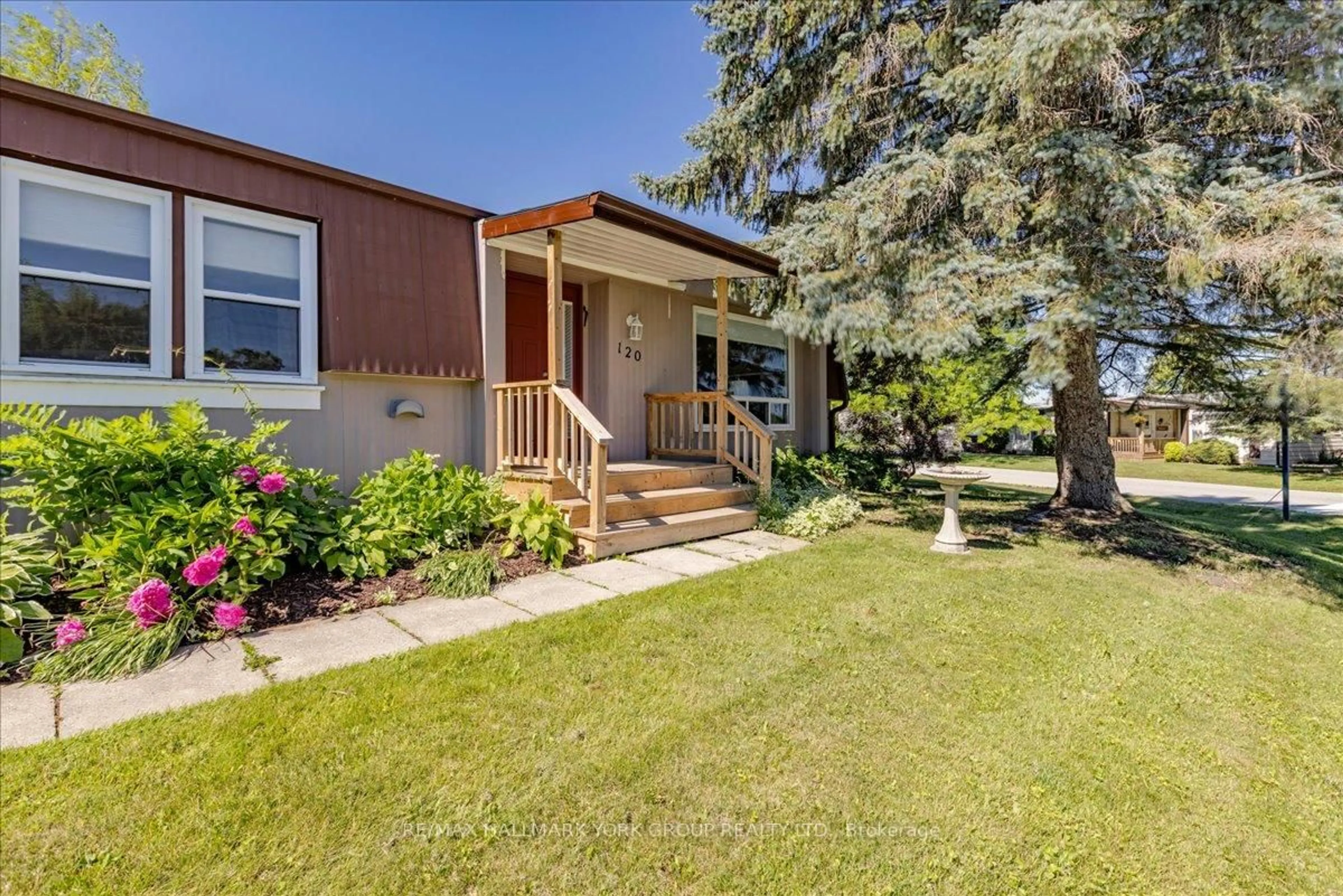 Home with vinyl exterior material, street for 120 Roxanna Dr, Georgina Ontario L0E 1R0