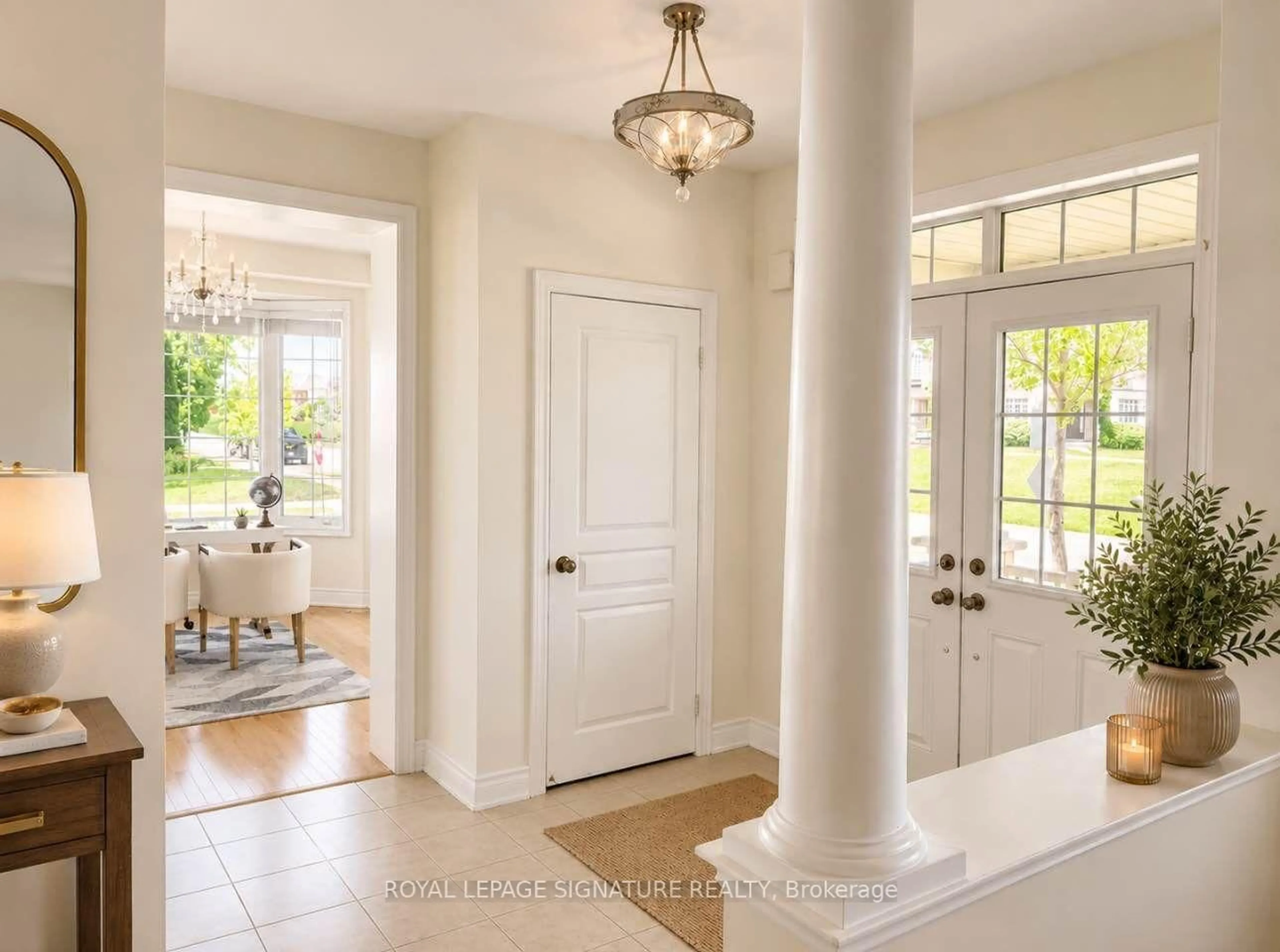 Indoor entryway for 45 Pelham Dr, Vaughan Ontario L4H 3Z8