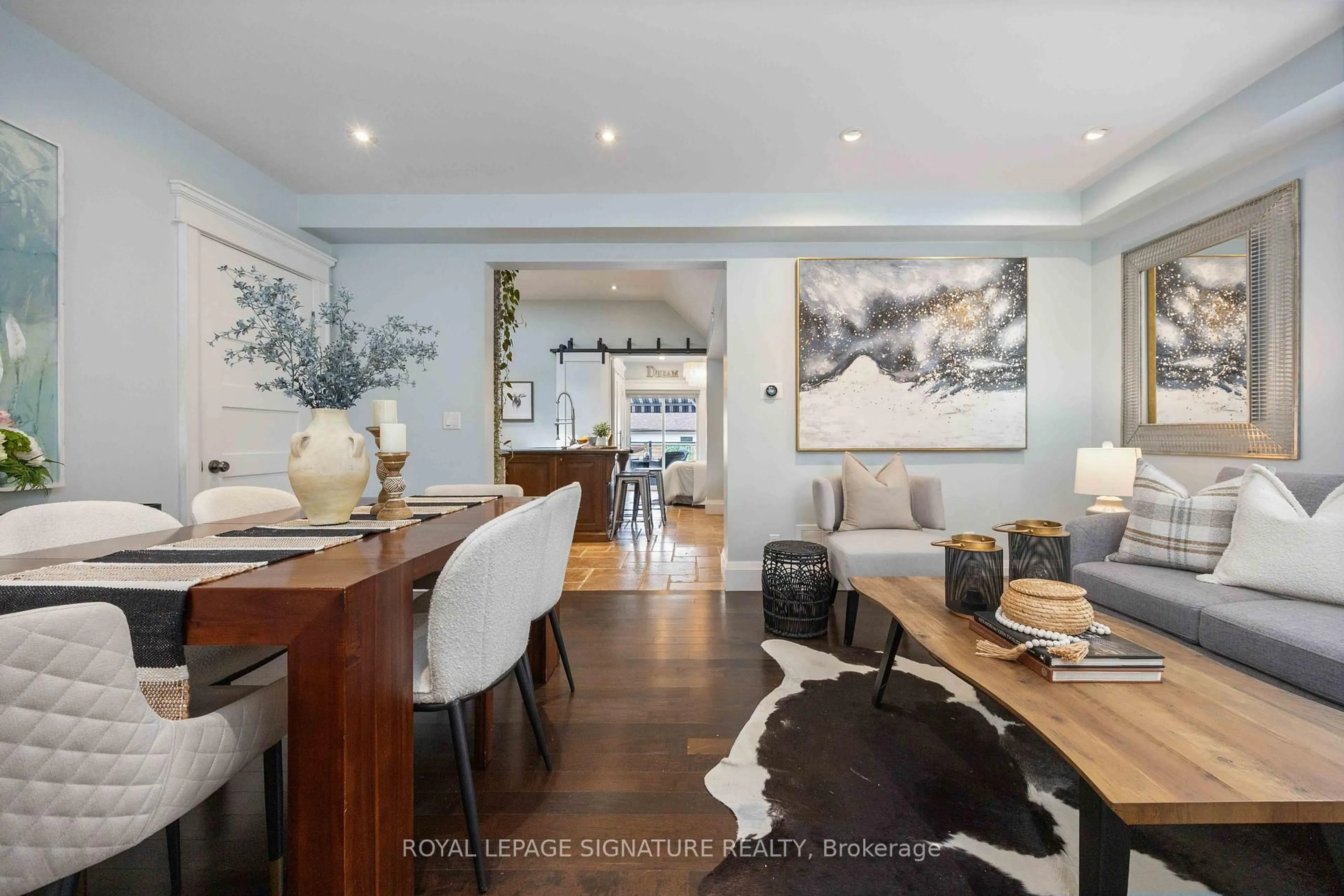 Dining room, wood/laminate floor for 213 Second St, Whitchurch-Stouffville Ontario L4A 1B9