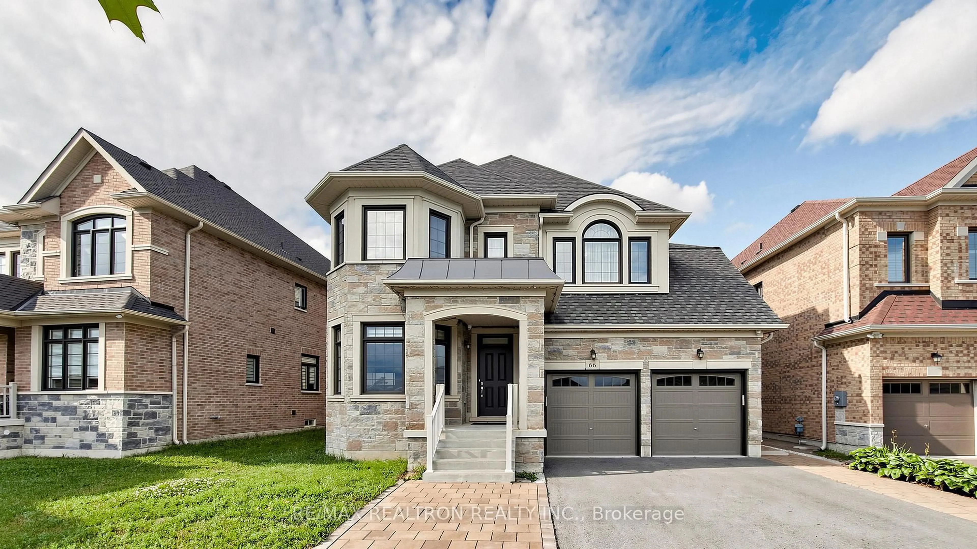 Home with brick exterior material, street for 66 Dog Wood Blvd, East Gwillimbury Ontario L9N 0T3