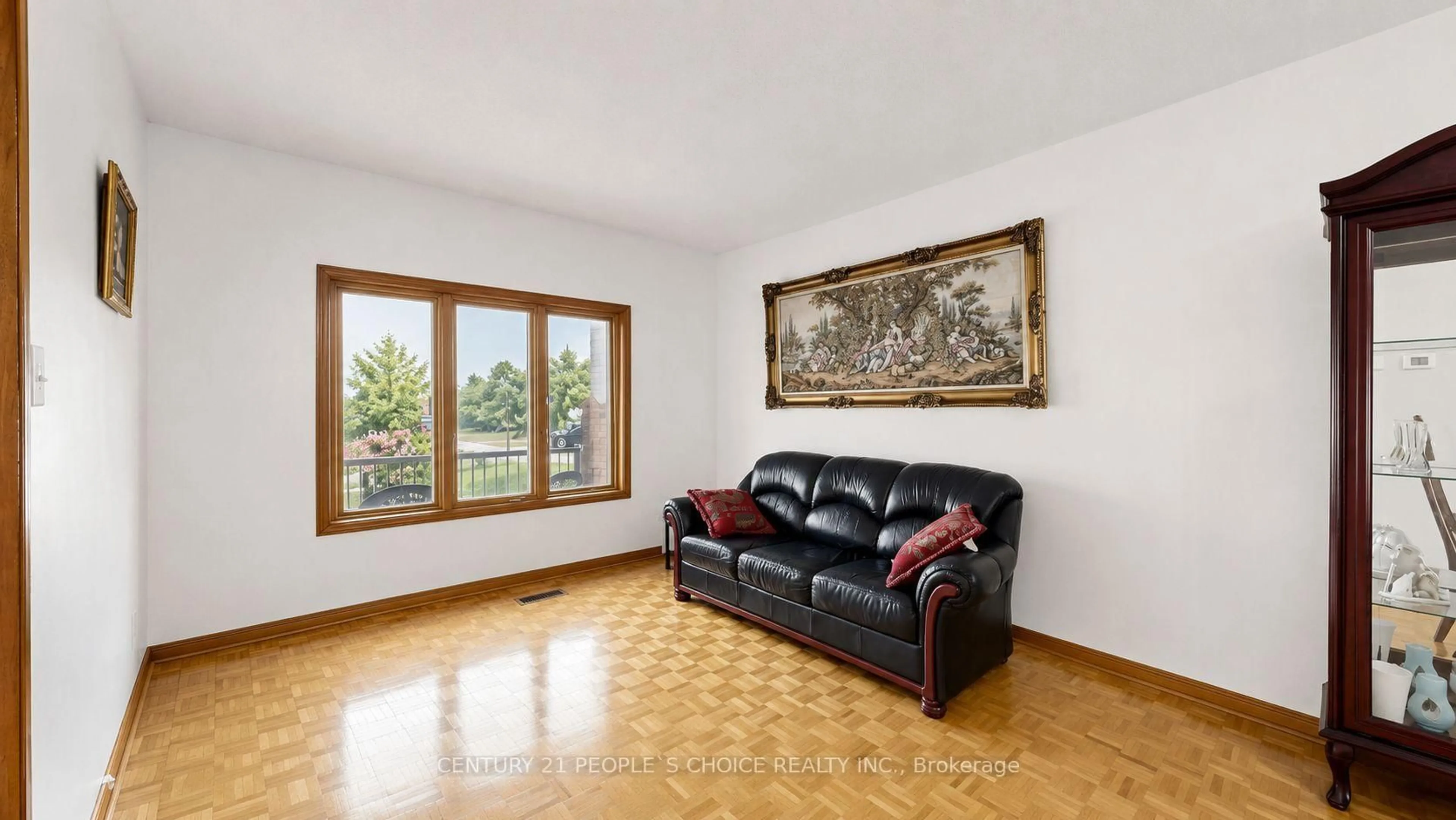 Living room with furniture, wood/laminate floor for 145 Chancellor Dr, Vaughan Ontario L4L 7M9