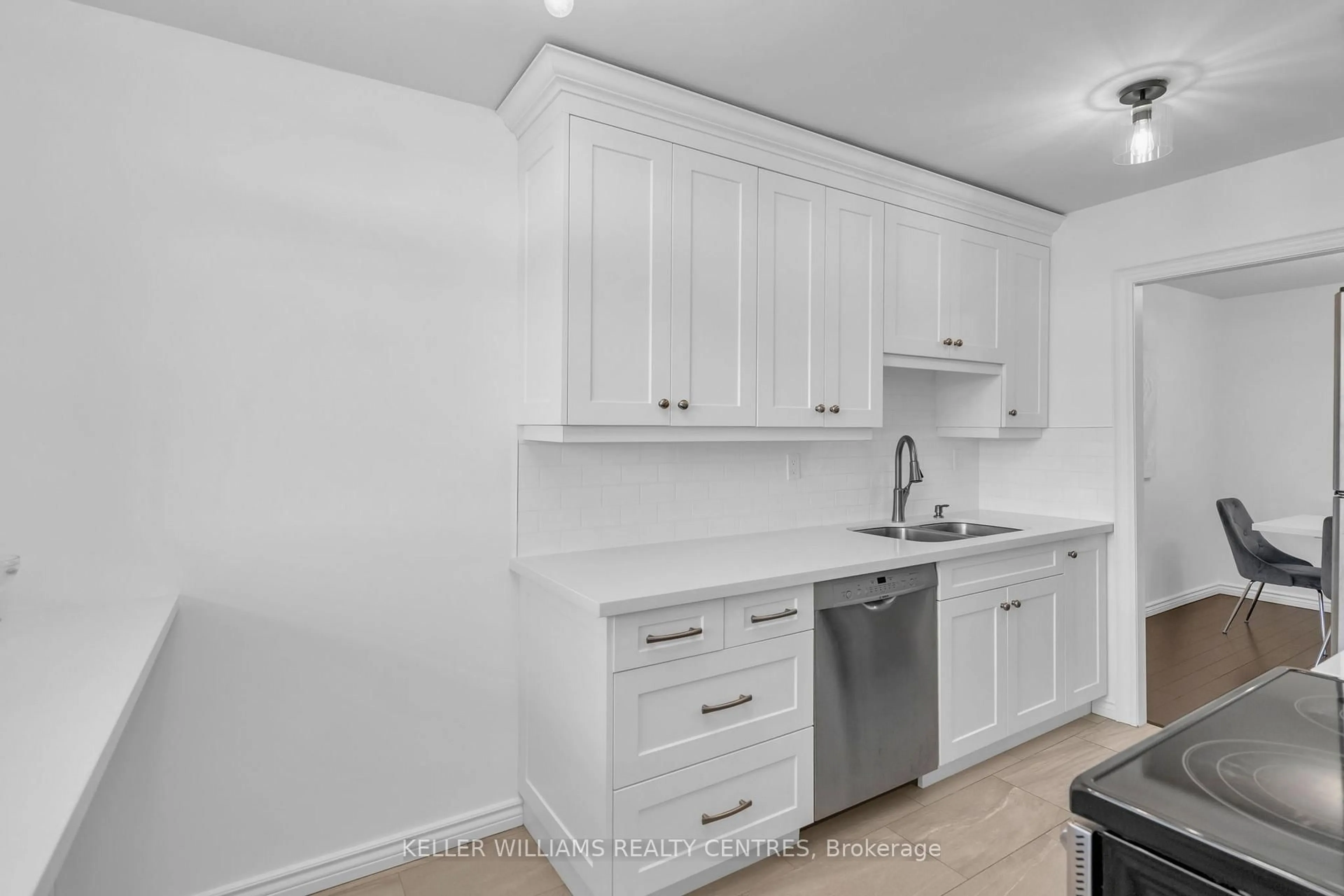 Standard kitchen, unknown for 7811 Yonge St #407, Markham Ontario L3T 4S3