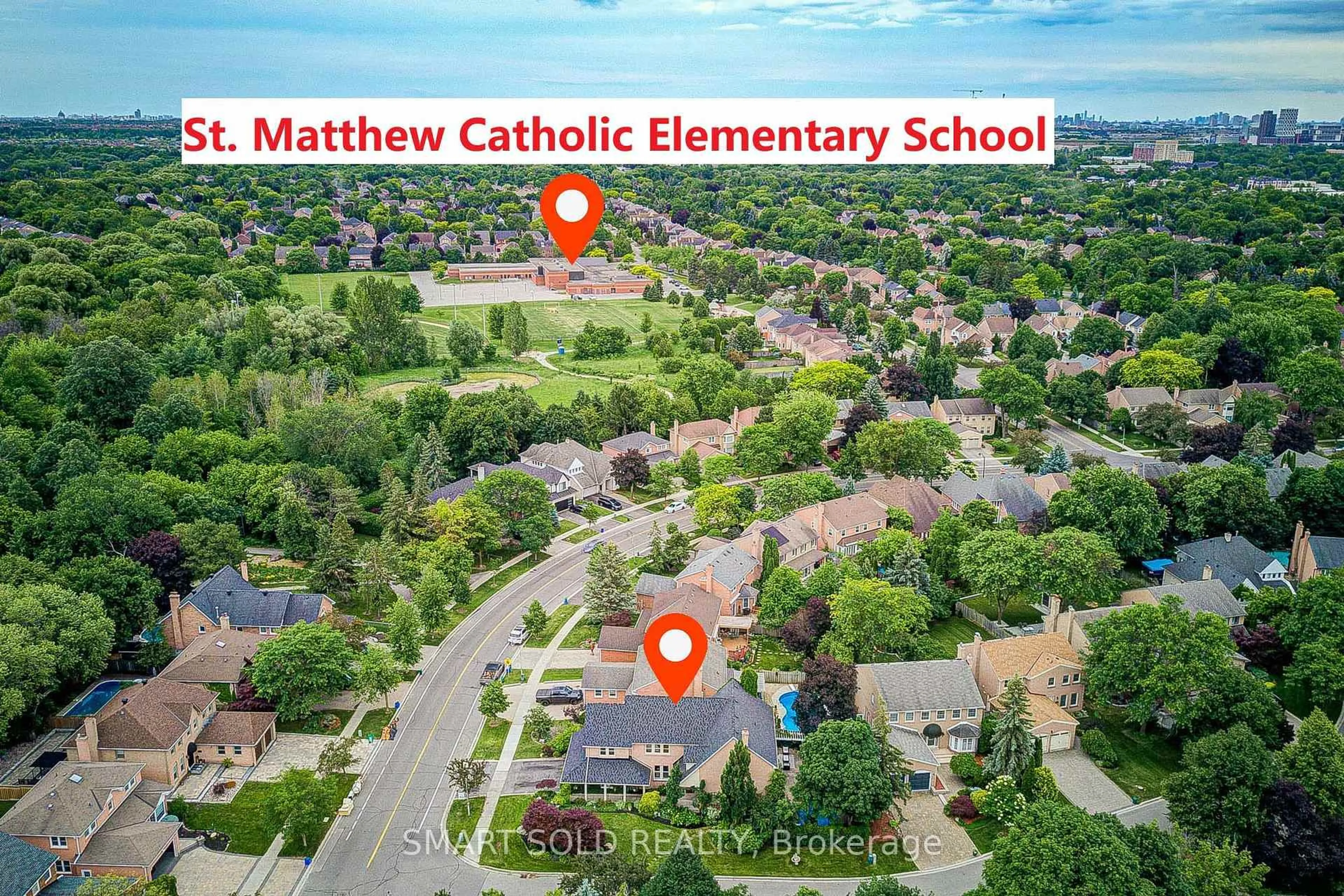 A pic from outside/outdoor area/front of a property/back of a property/a pic from drone, street for 84 Longwater Chse, Markham Ontario L3R 4A8