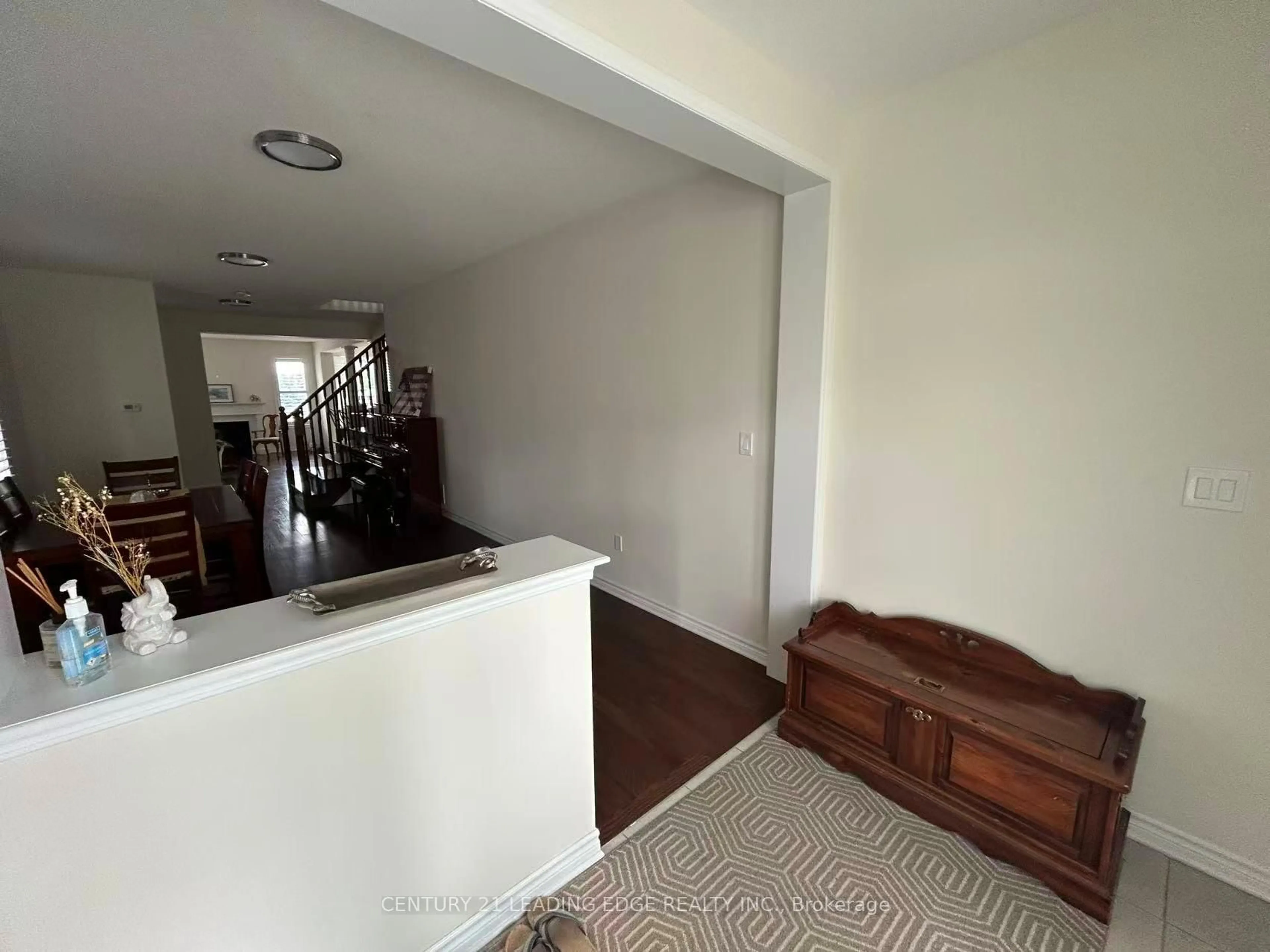 A pic of a room for 209 Baber Cres, Aurora Ontario L4G 0Y6