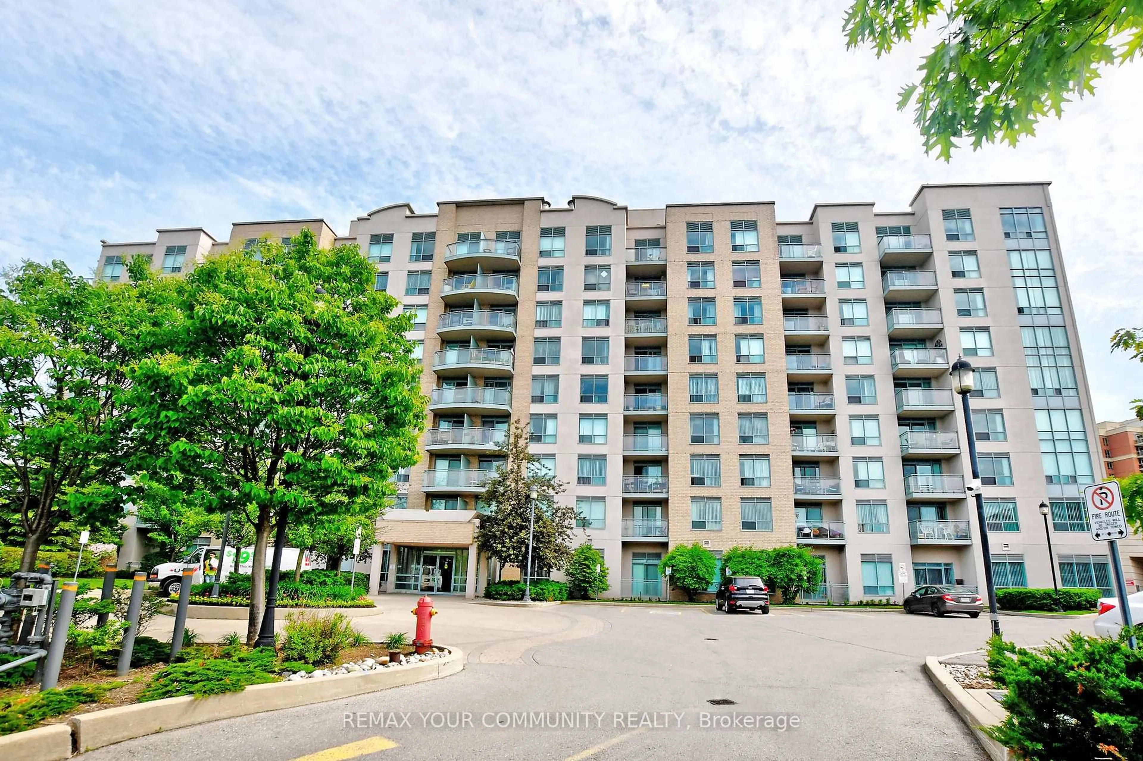 Patio, unknown for 51 Baffin Crt #PH20, Richmond Hill Ontario L4B 4P6