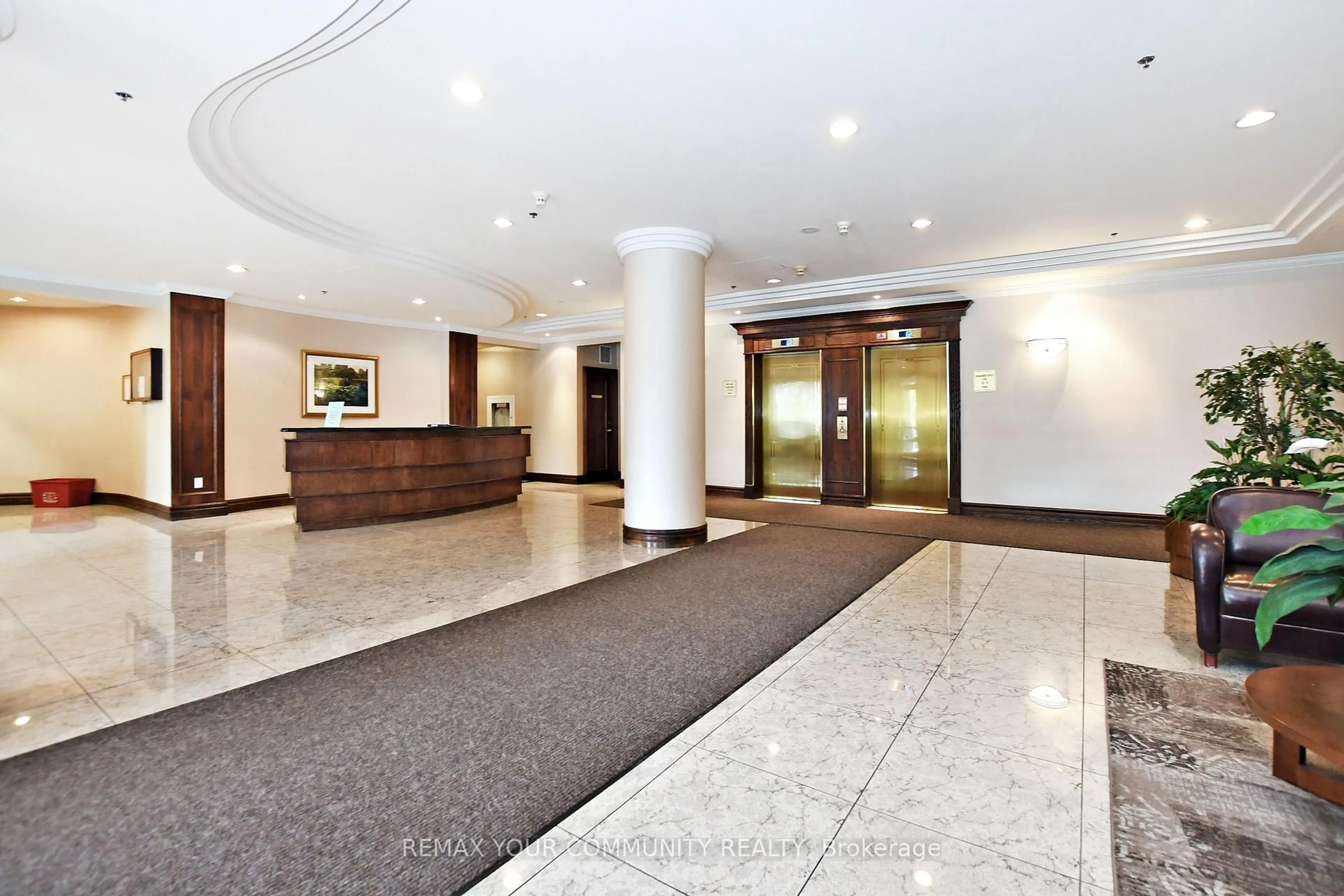 Lobby for 51 Baffin Crt #PH20, Richmond Hill Ontario L4B 4P6