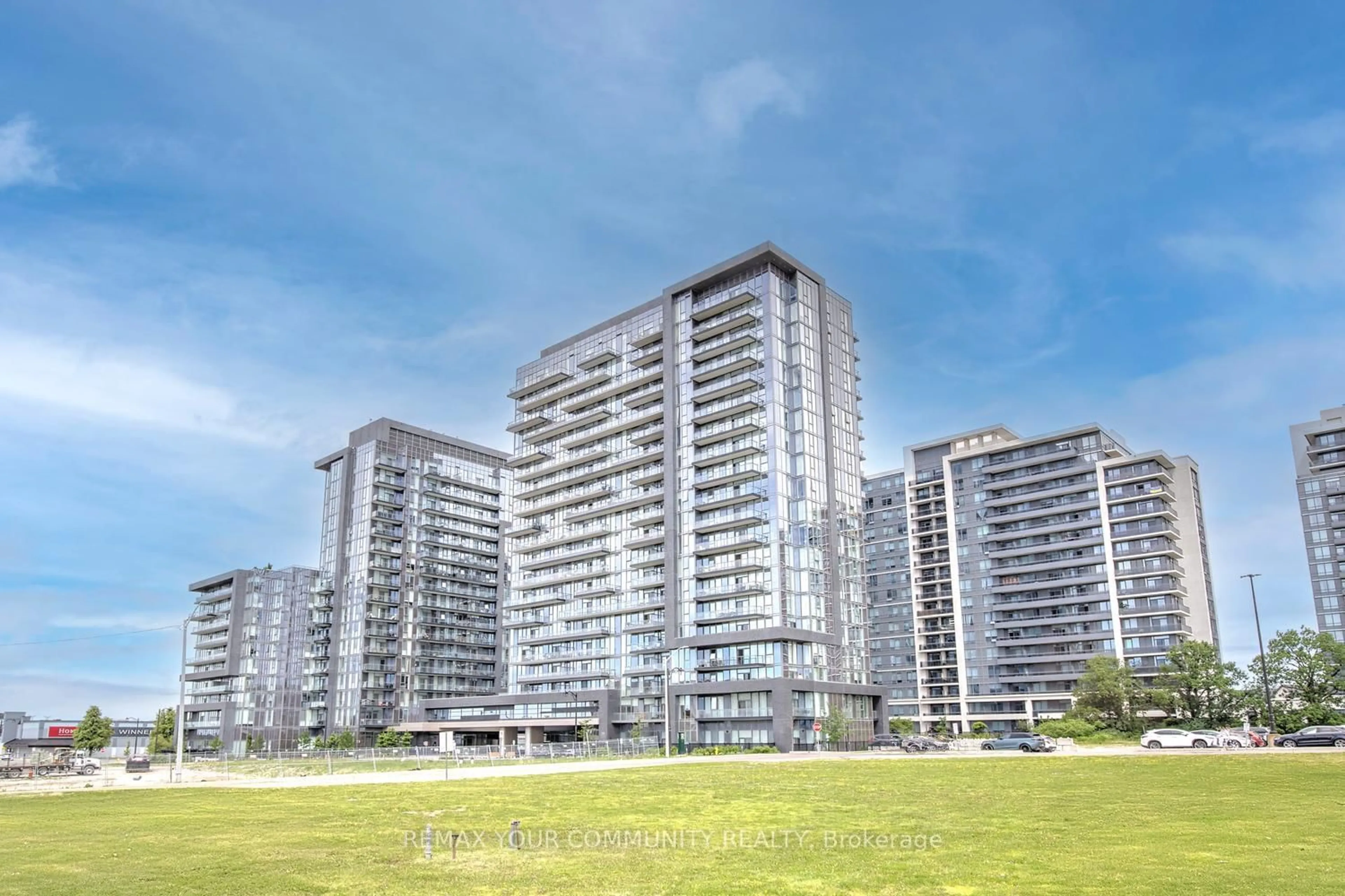 Blurry image for 20 Gatineau Dr #406, Vaughan Ontario L4J 0L3