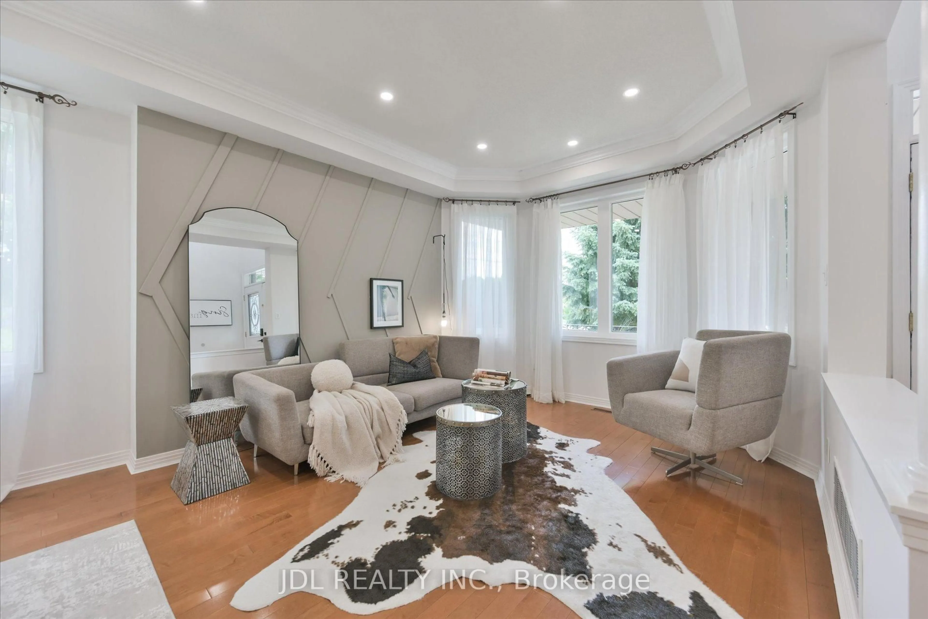 Living room with furniture, unknown for 35 Stoneheath Cres, Markham Ontario L6C 2K9