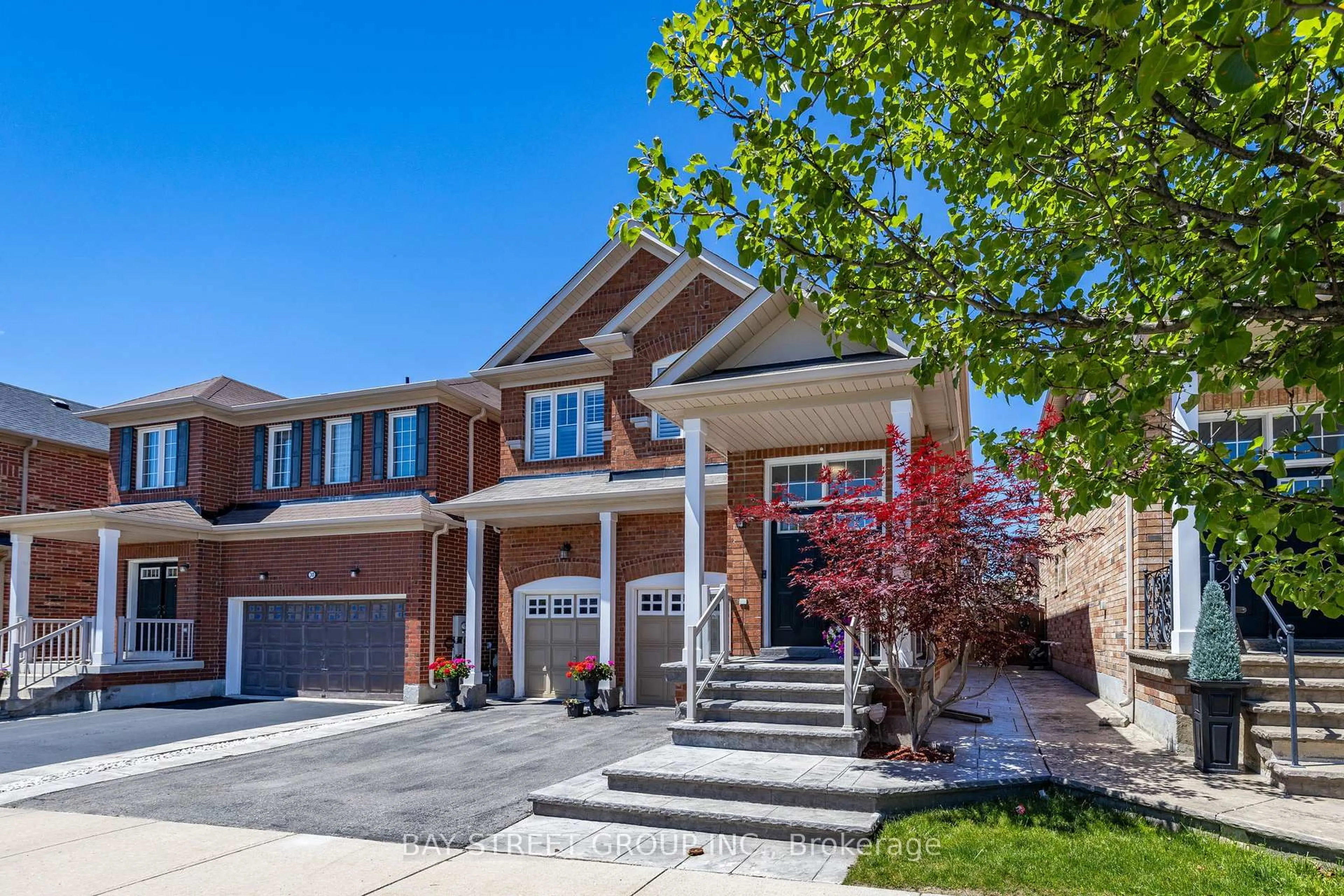 Home with brick exterior material, street for 26 Chambersburg Way, Whitchurch-Stouffville Ontario L4A 0P3