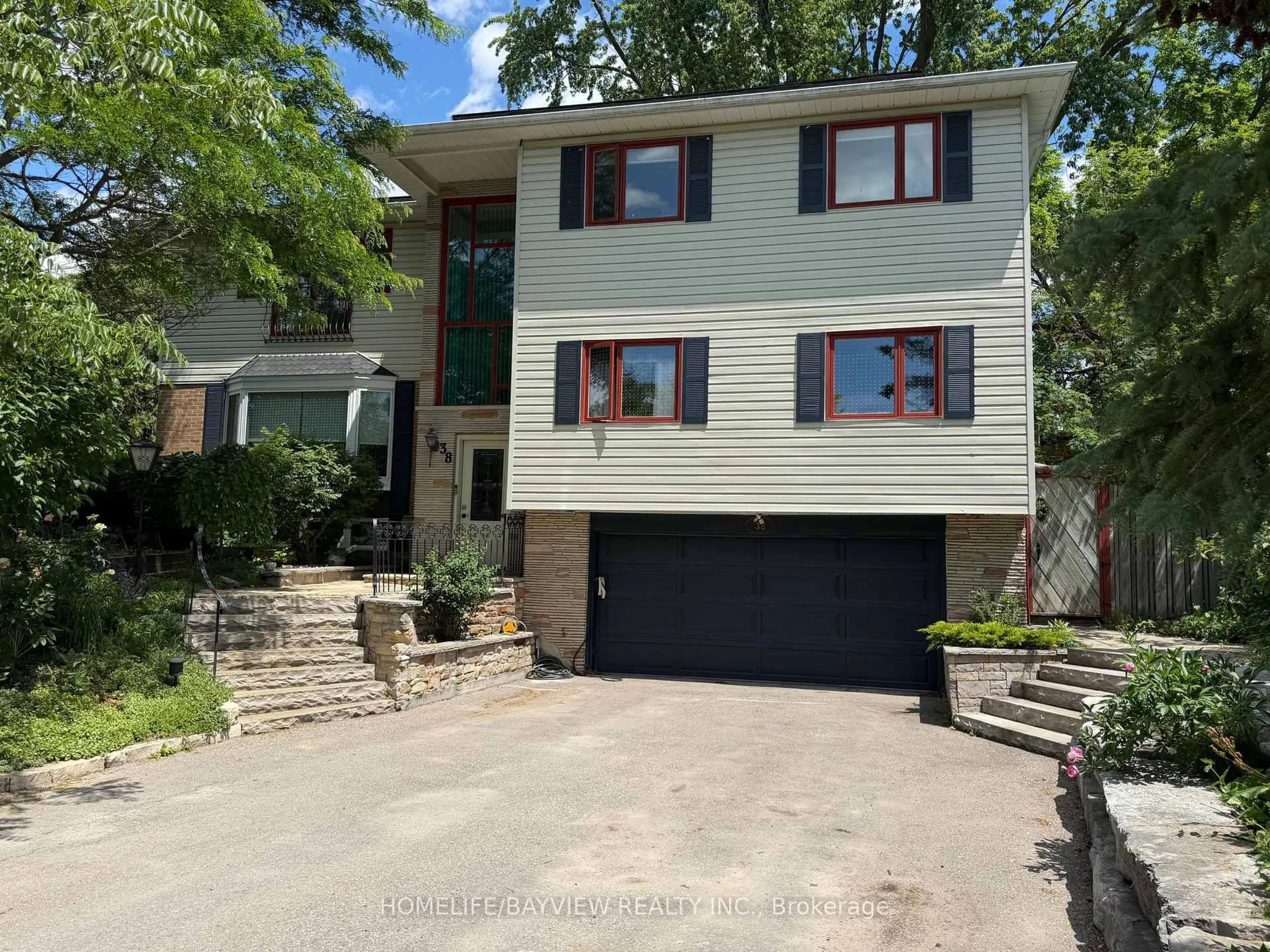 Home with vinyl exterior material, street for 38 Christman Crt, Markham Ontario L3P 3C8