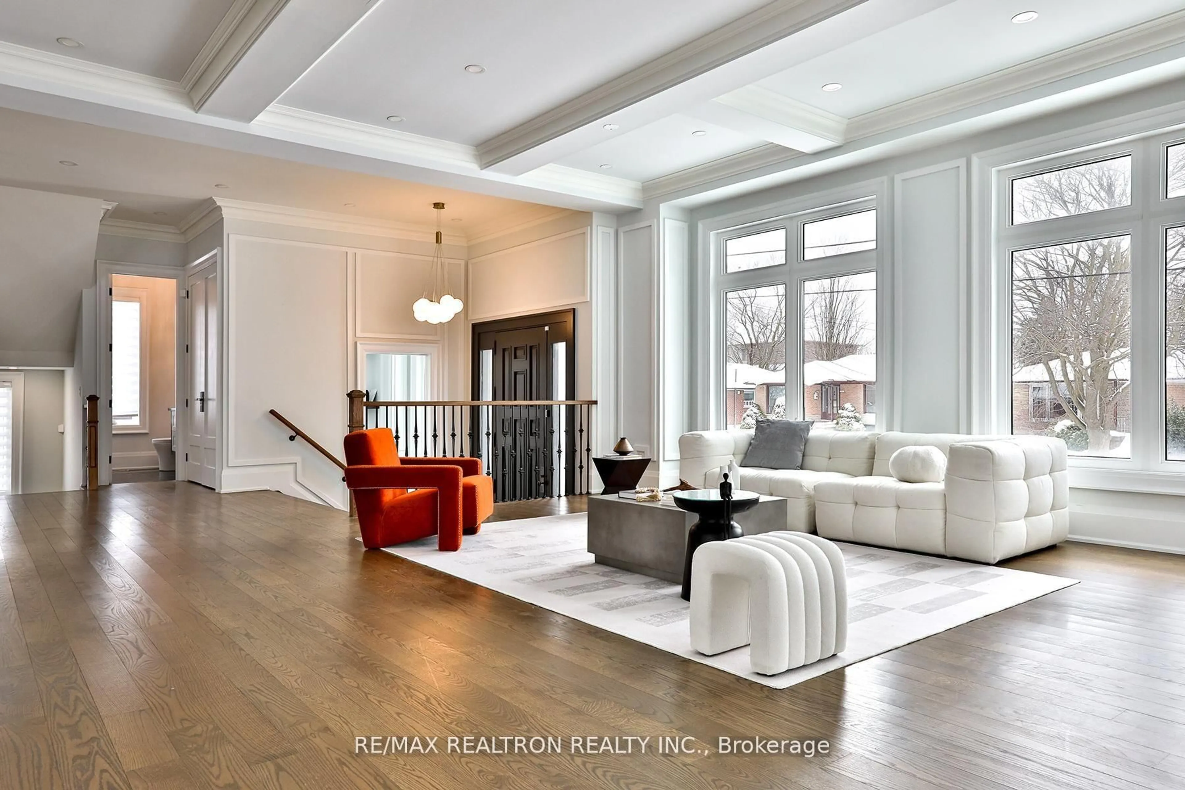 Living room with furniture, unknown for 36 Sussex Ave, Richmond Hill Ontario L4C 2E6