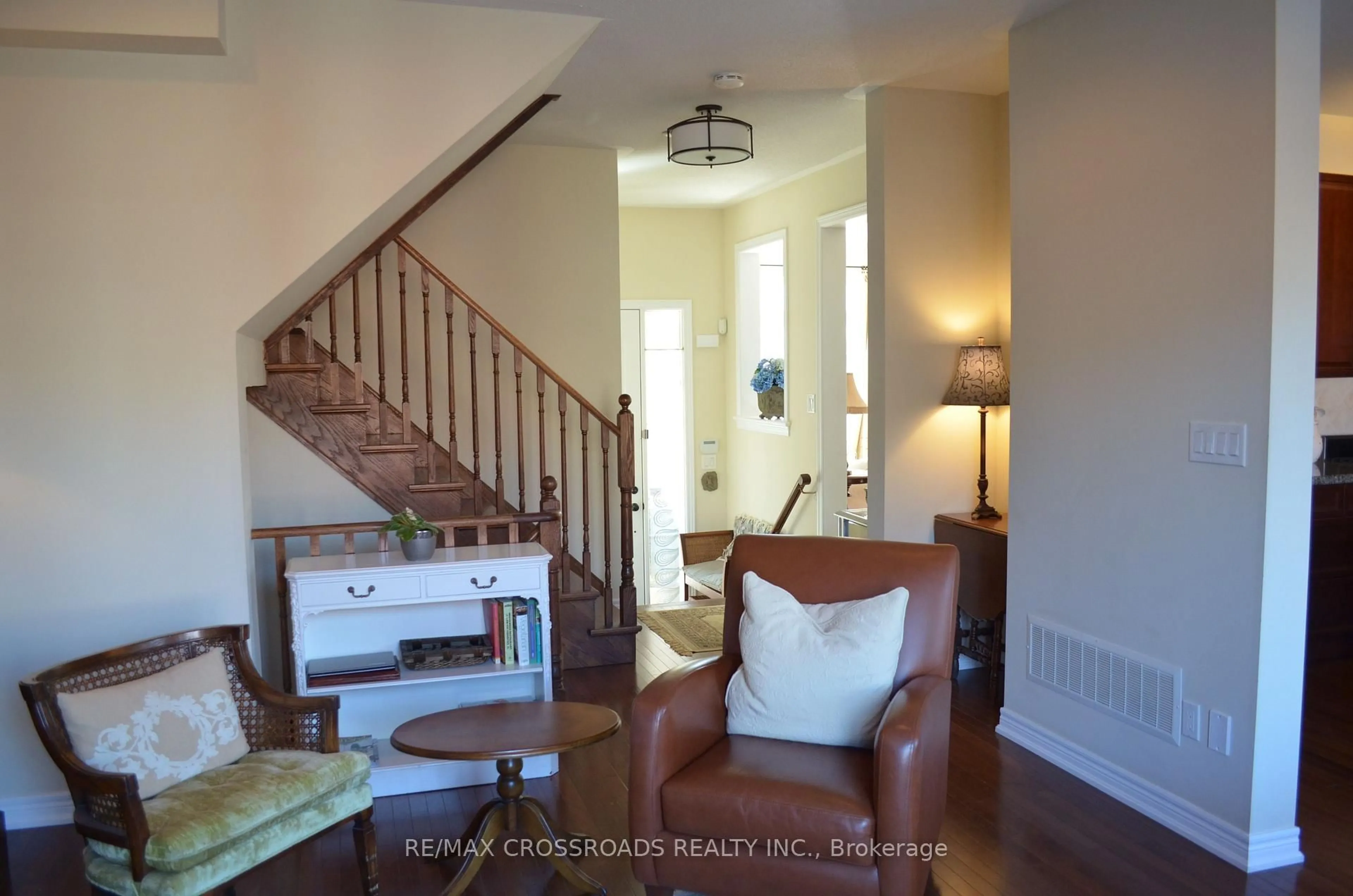 Indoor entryway for 52 Dungannon Dr, Markham Ontario L6C 0K1