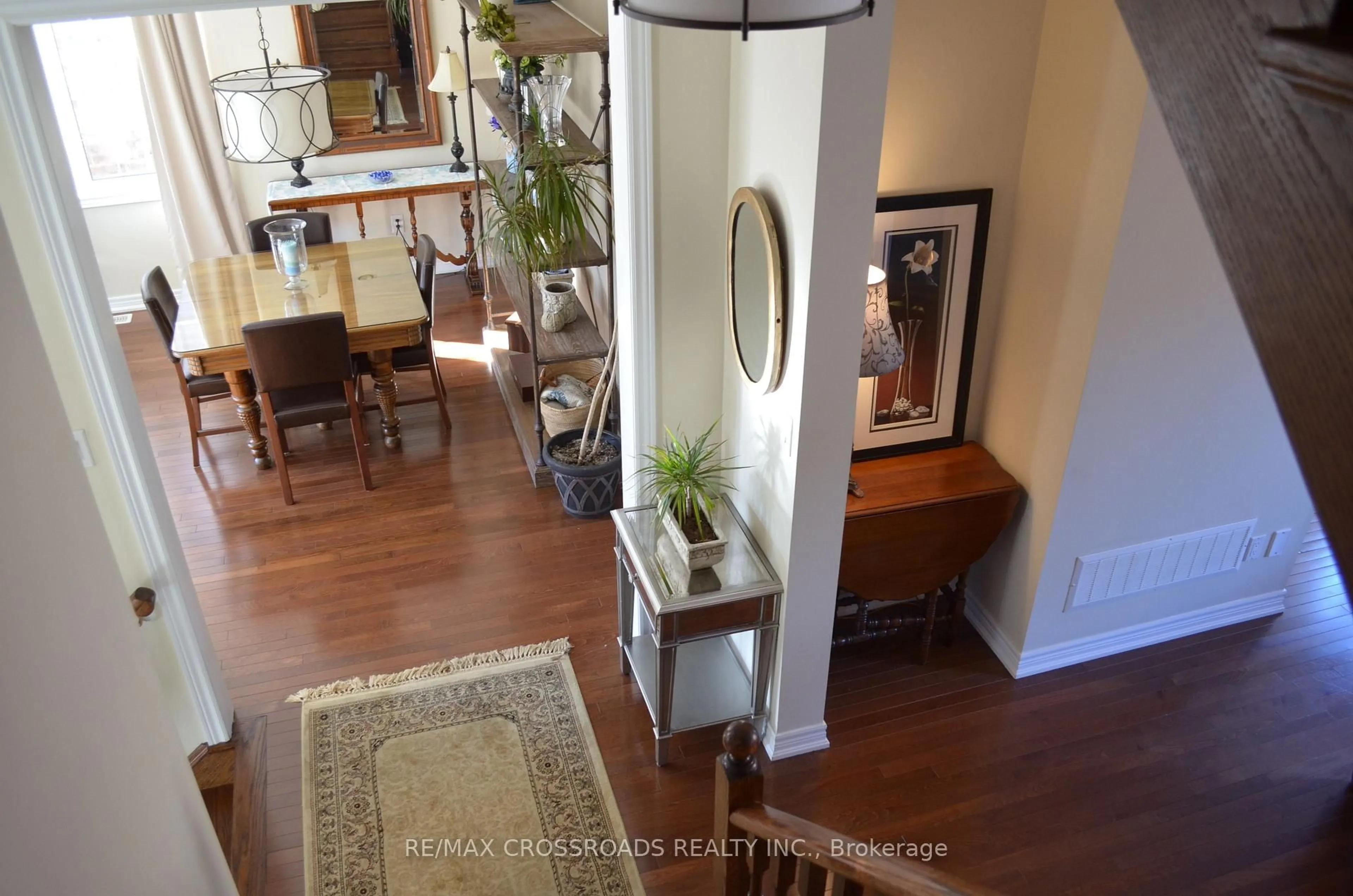 Indoor entryway for 52 Dungannon Dr, Markham Ontario L6C 0K1