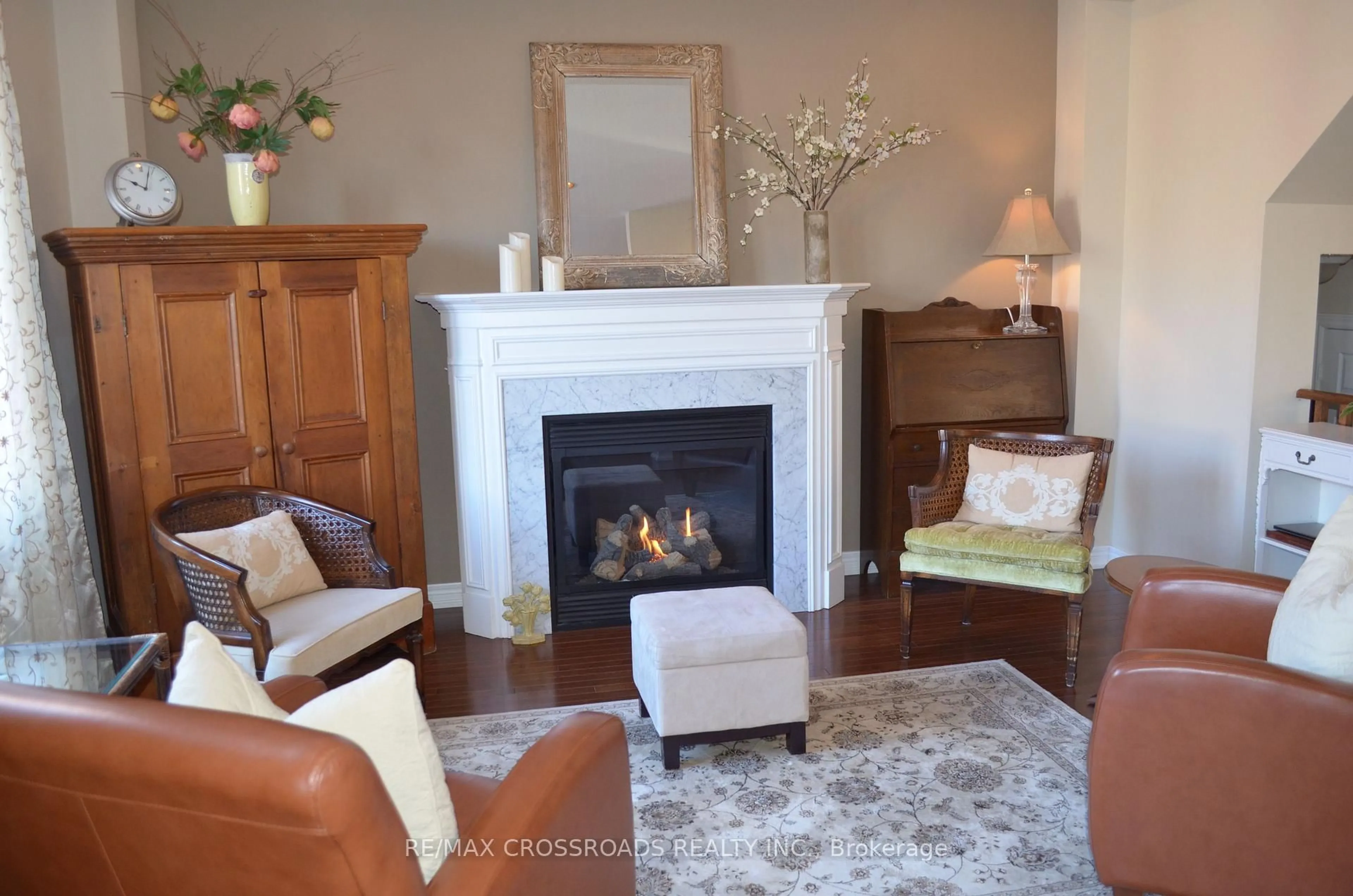 Living room with furniture, unknown for 52 Dungannon Dr, Markham Ontario L6C 0K1