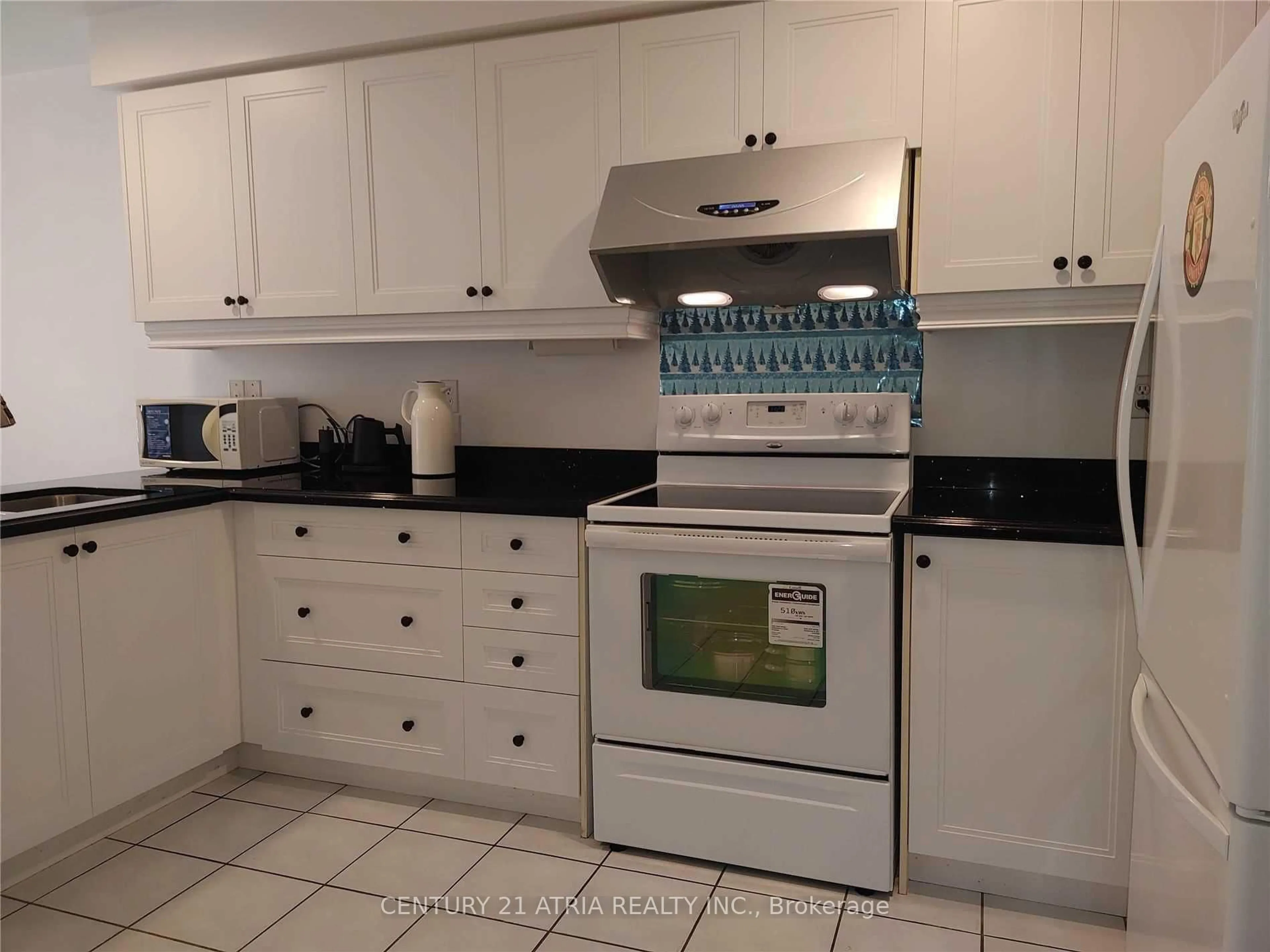 Standard kitchen, ceramic/tile floor for 76 Ellesmere St, Richmond Hill Ontario L4B 4E3