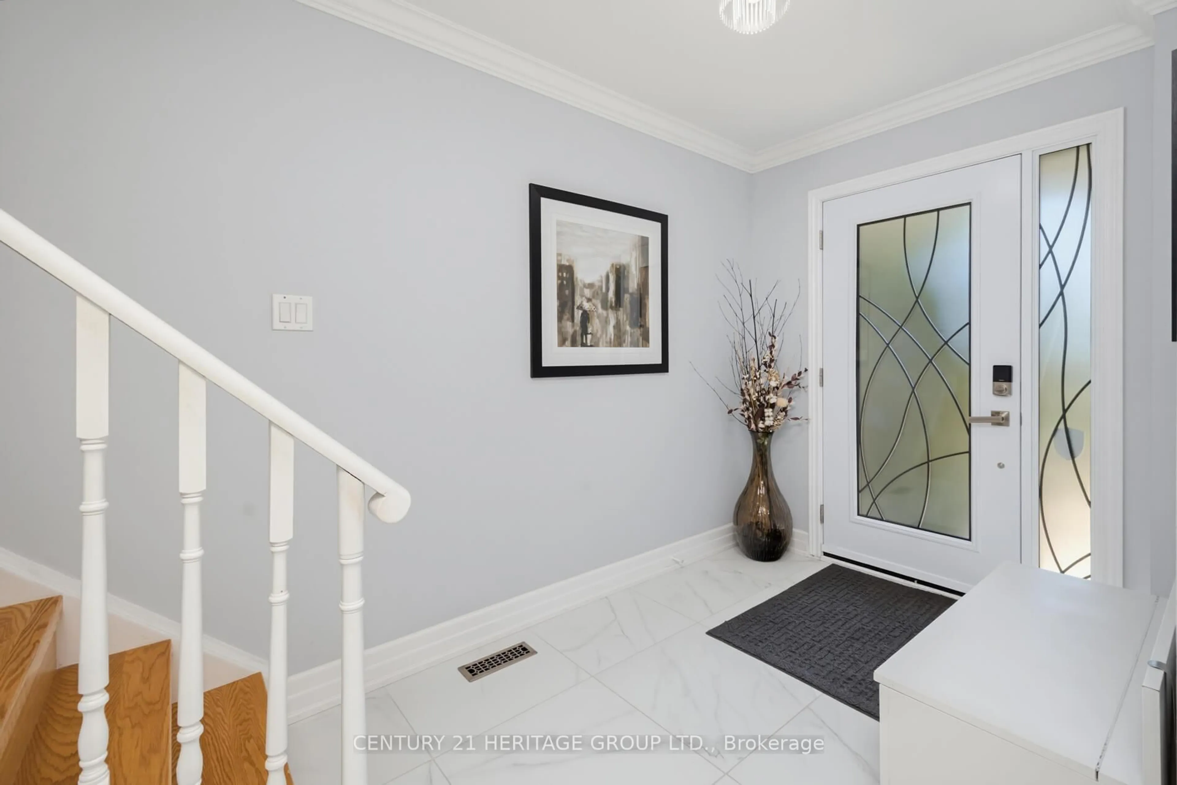 Indoor entryway for 161 Hetherington Cres, Vaughan Ontario L4J 2N1