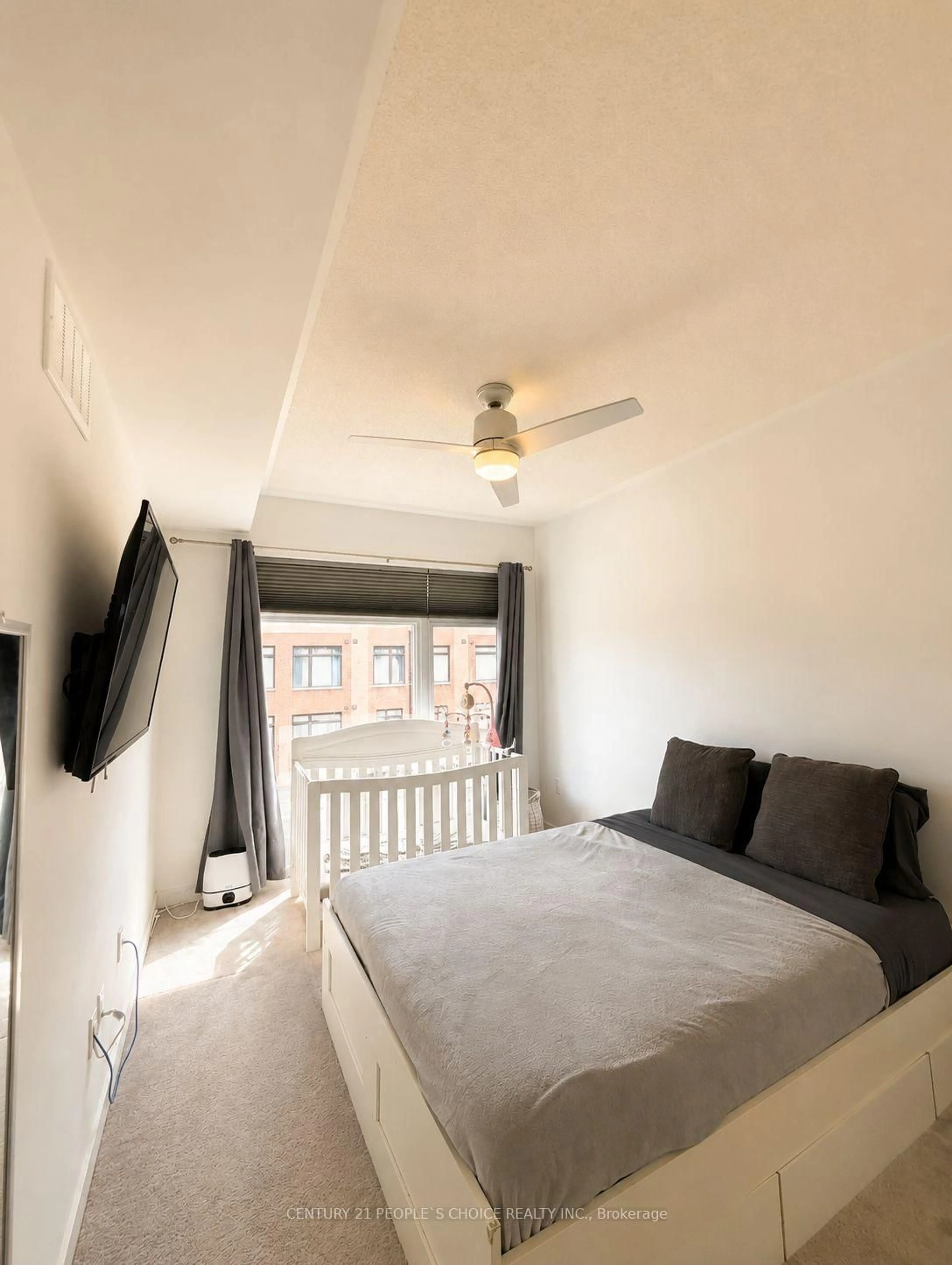 A pic of a room for 10 Tauton St, Vaughan Ontario L4L 0M2