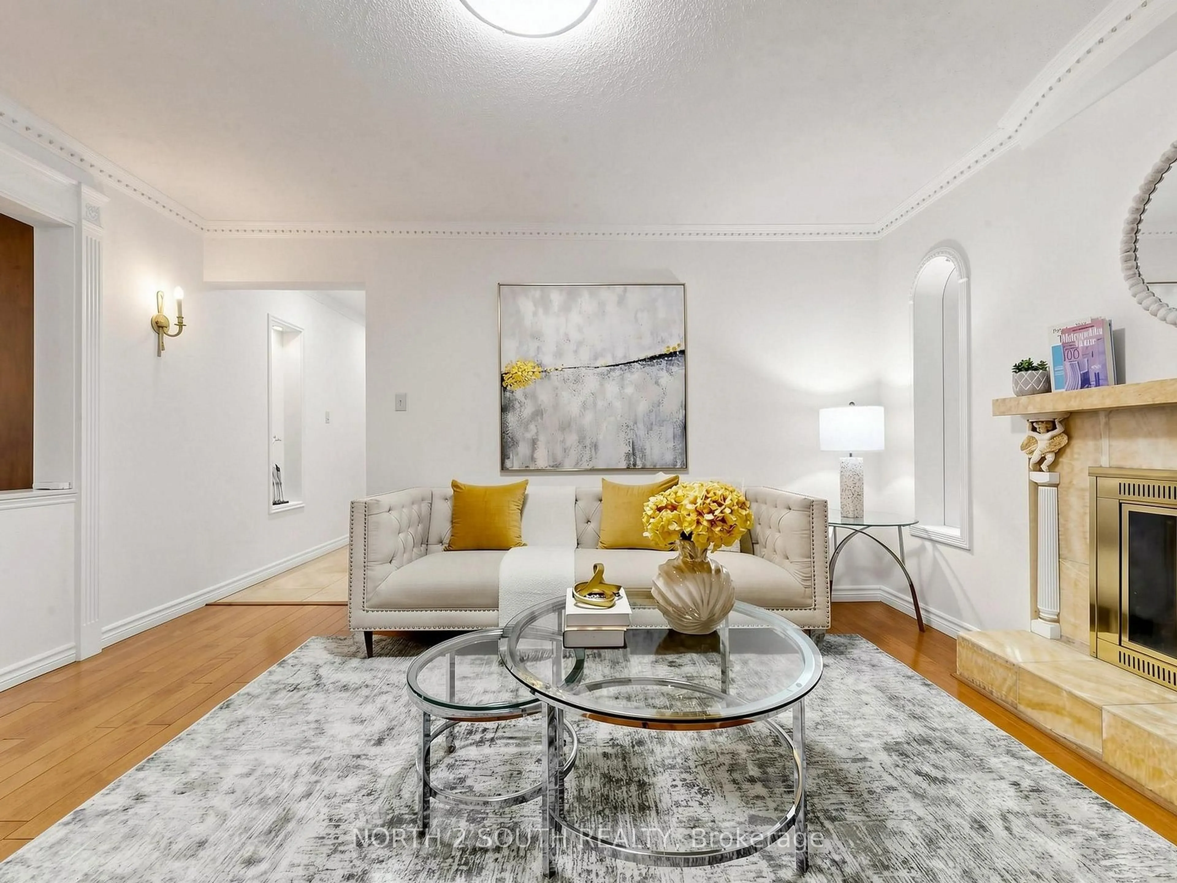 Living room with furniture, unknown for 19 Roosevelt Dr, Richmond Hill Ontario L4C 6V1