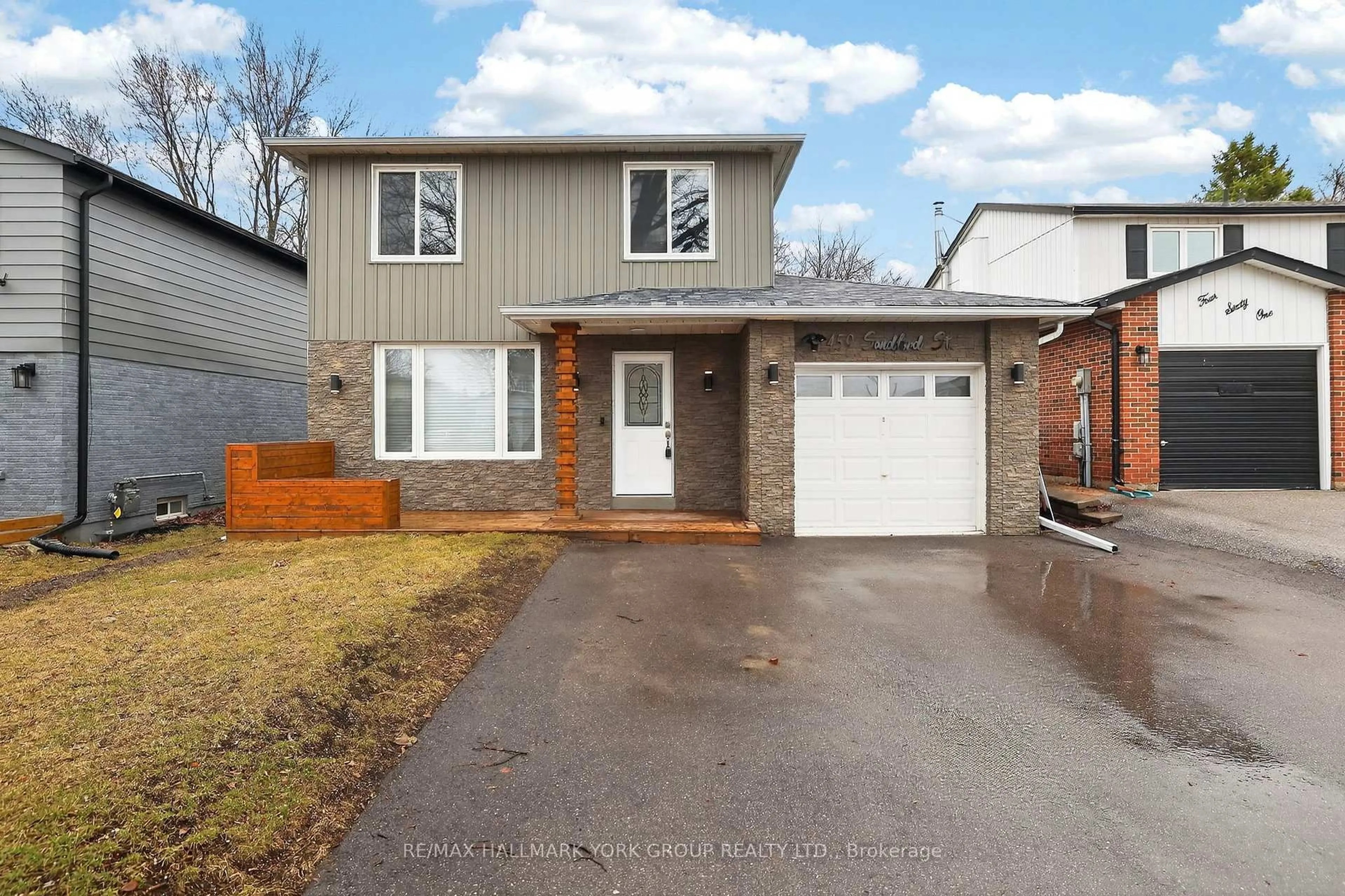 Home with brick exterior material, street for 459 Sandford St, Newmarket Ontario L3Y 4S8