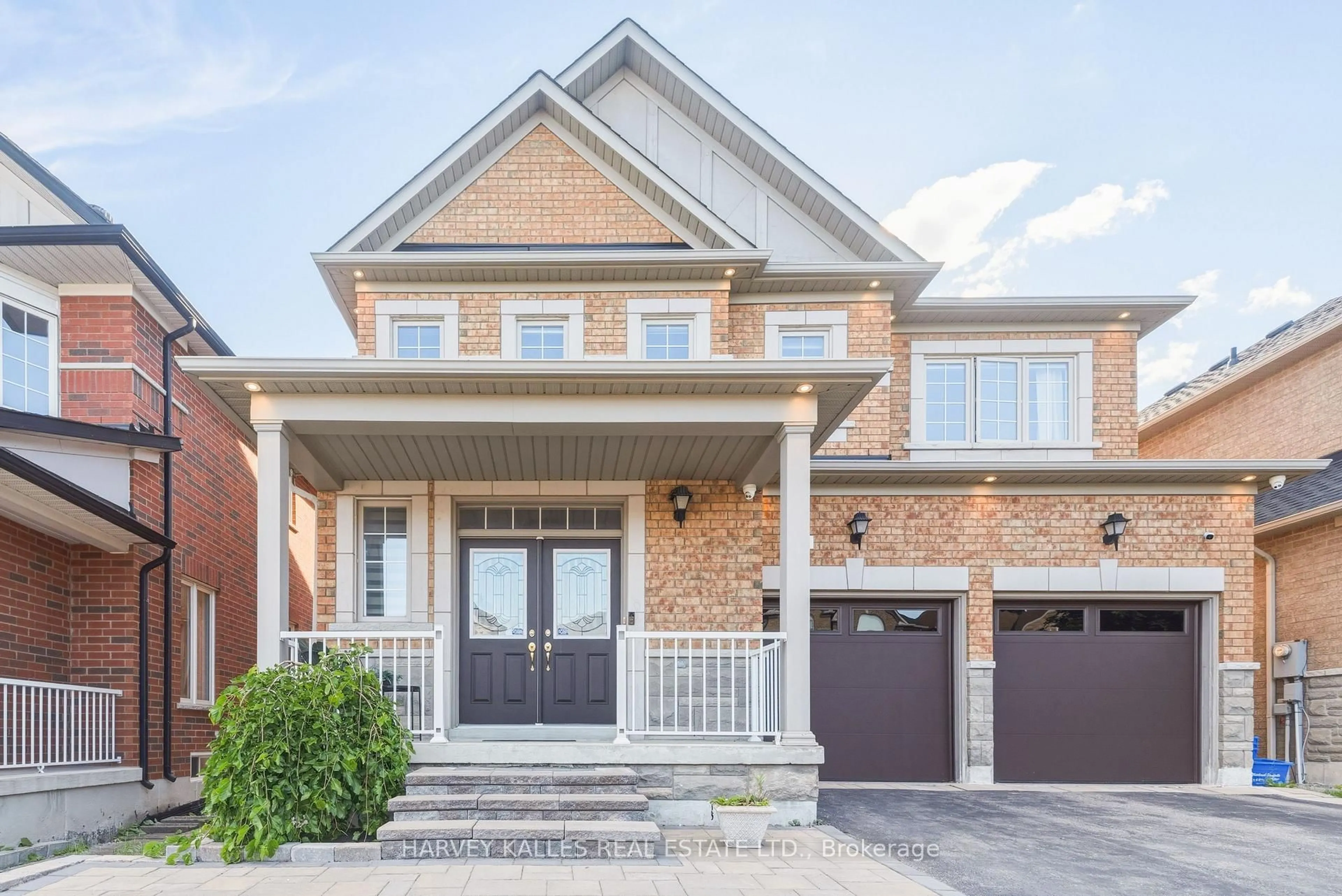 Home with brick exterior material, street for 37 Grandwood Ave, Whitchurch-Stouffville Ontario L4A 0M6