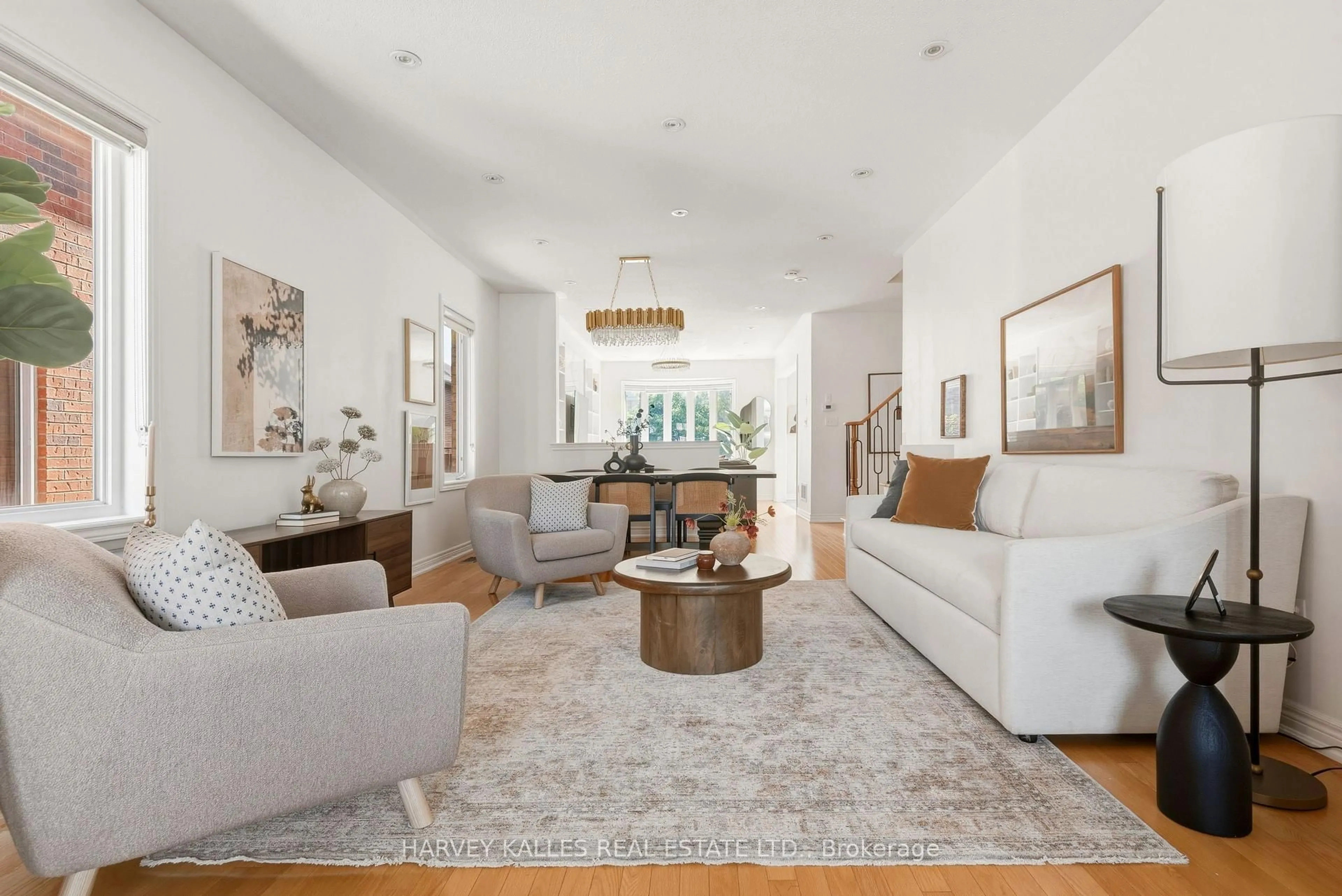 Living room with furniture, unknown for 37 Grandwood Ave, Whitchurch-Stouffville Ontario L4A 0M6