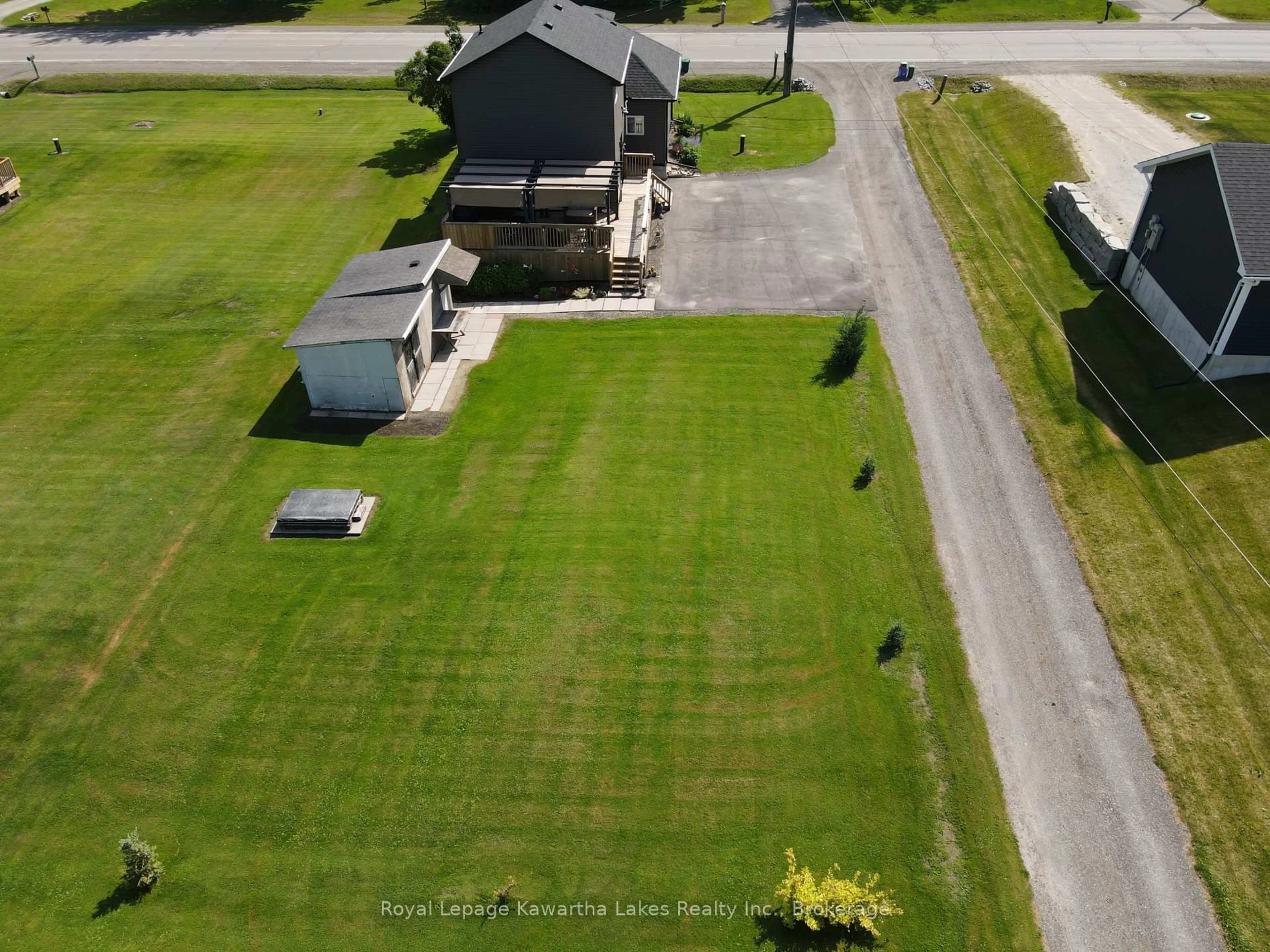 A pic from outside/outdoor area/front of a property/back of a property/a pic from drone, street for 31410 Lake Ridge Rd, Georgina Ontario L0E 1N0