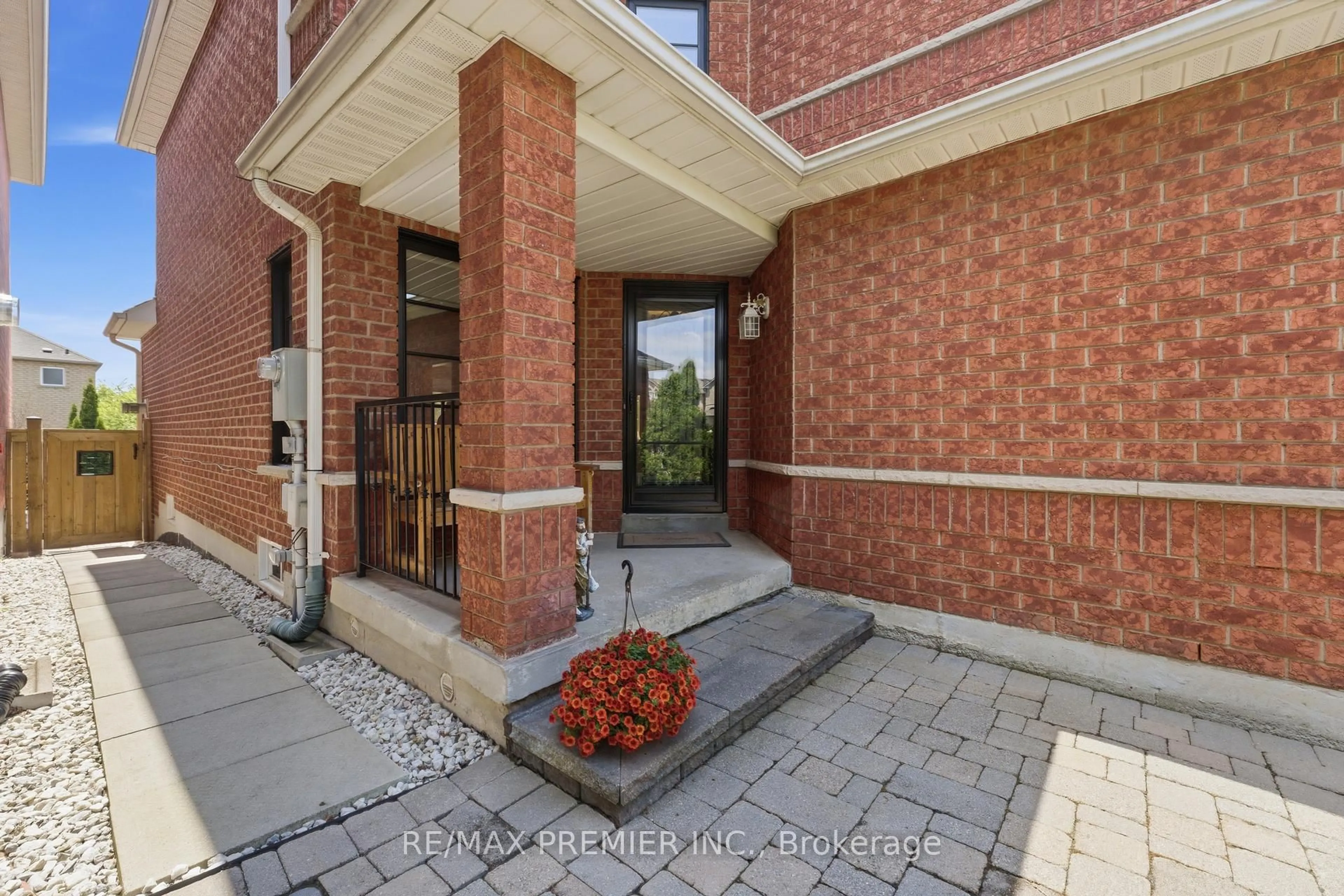 Unknown for 37 Princeton Gate, Vaughan Ontario L6A 2R7