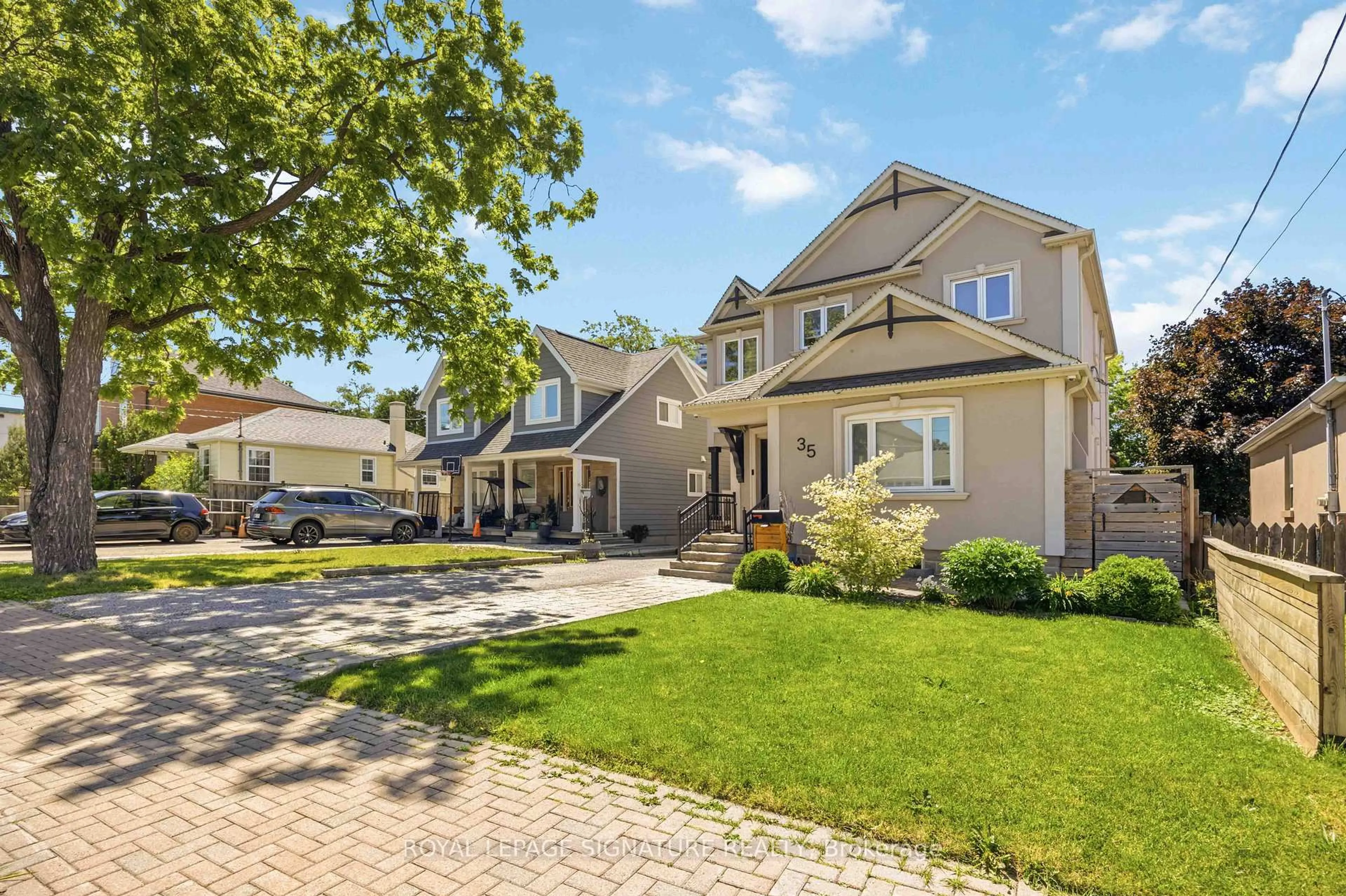 Home with vinyl exterior material, street for 35 Rainbow Dr, Vaughan Ontario L4L 2K3