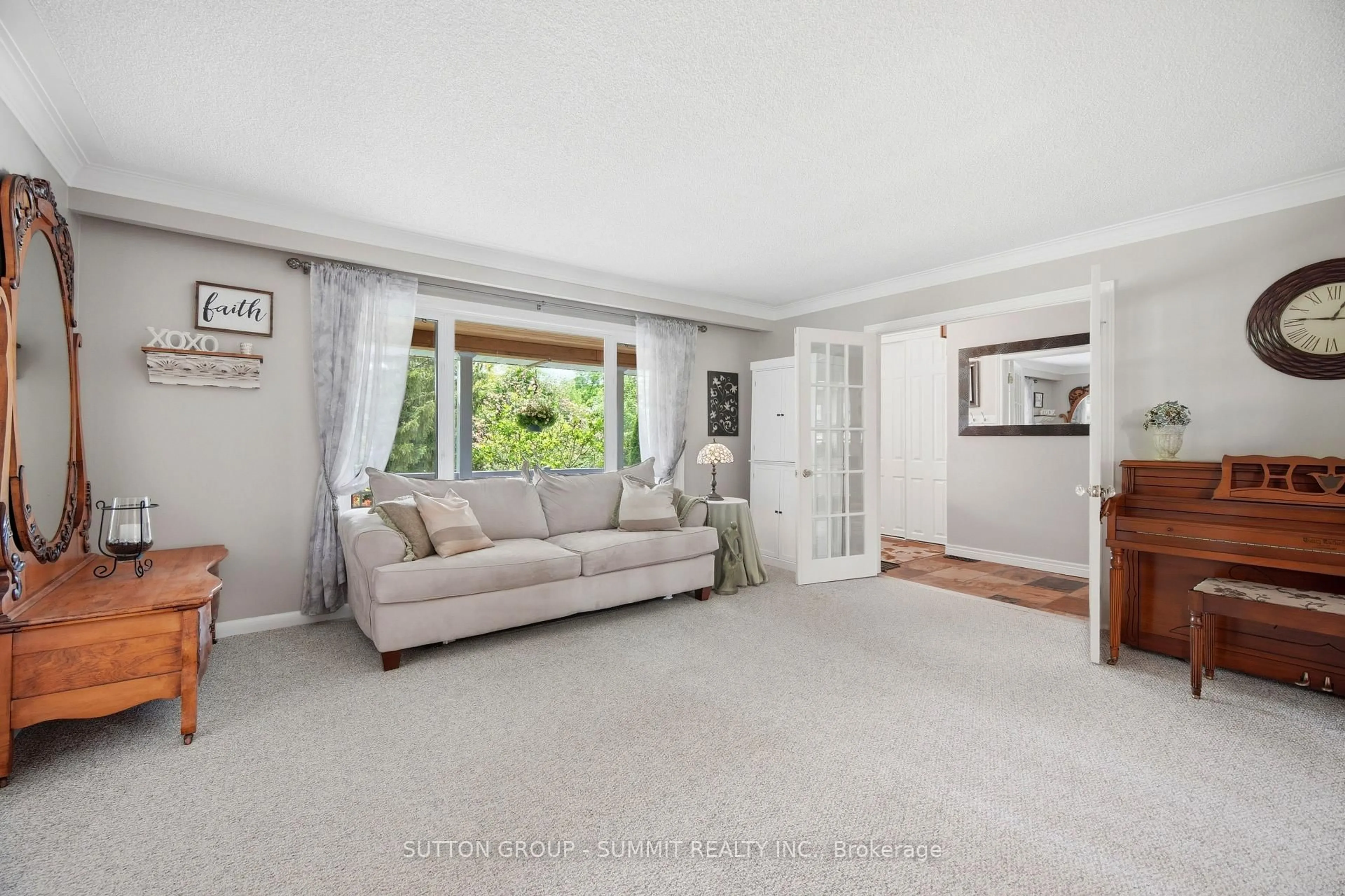 Living room with furniture, unknown for 2320 LLOYDTOWN-AURORA Rd, King Ontario L7B 1A3