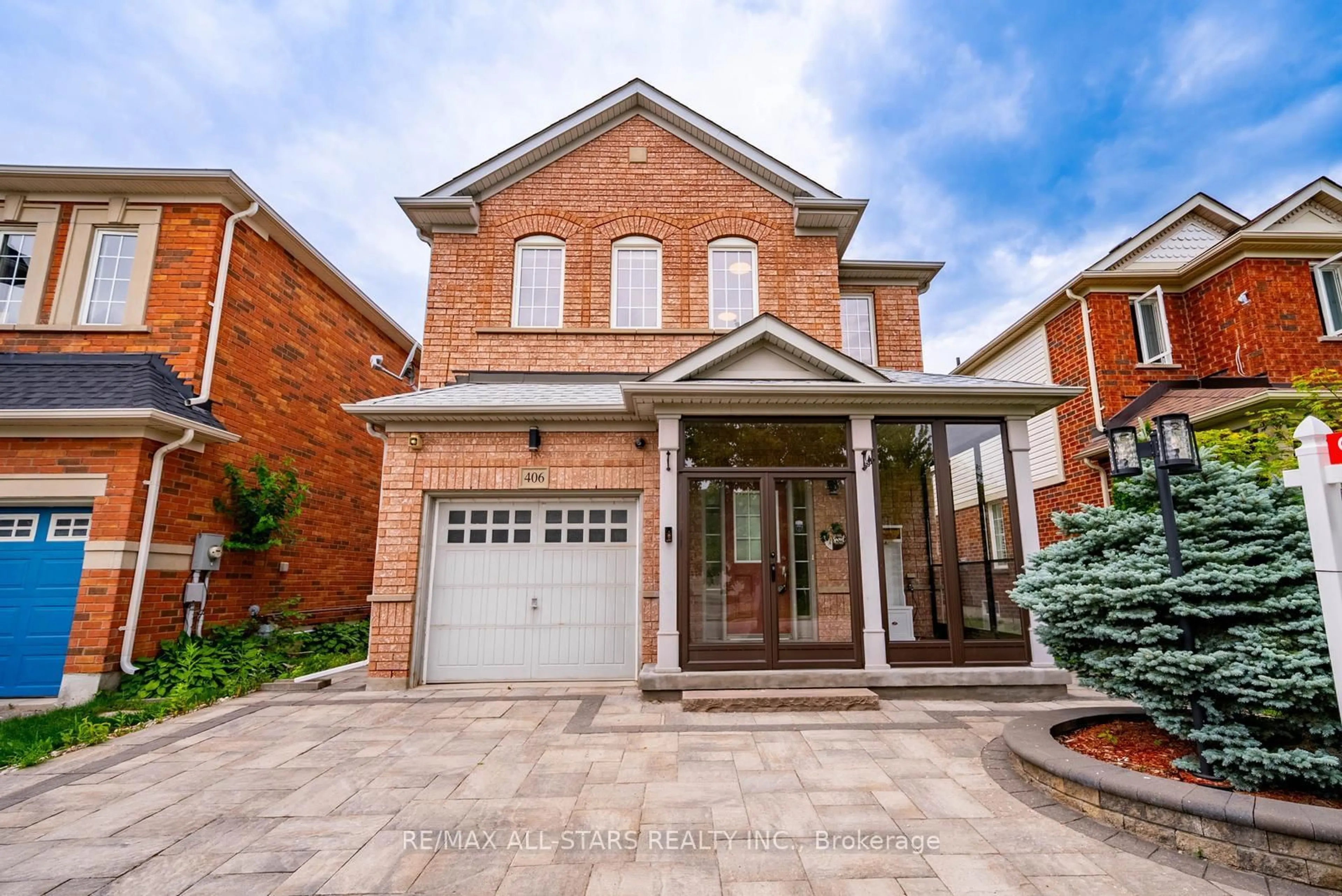 Home with brick exterior material, street for 406 Reeves Way Blvd, Whitchurch-Stouffville Ontario L4A 0H3