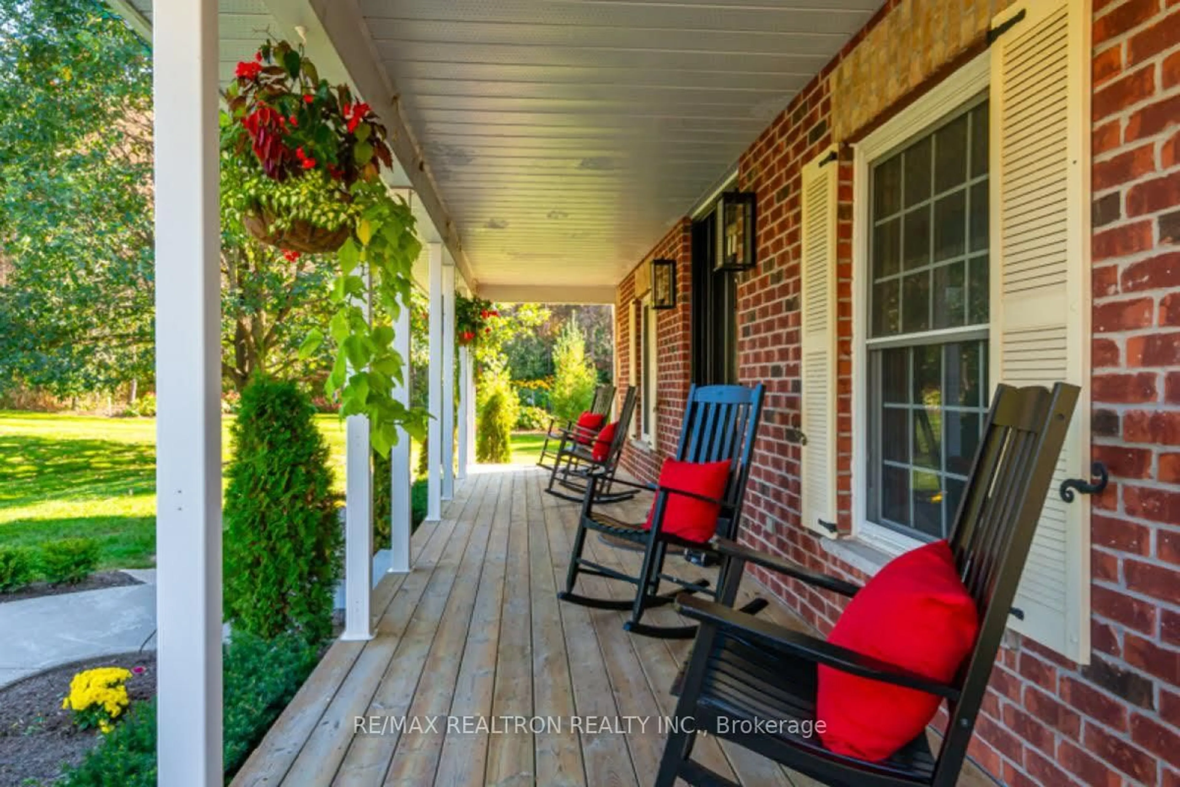 Patio, street for 16450 Weston Rd, King Ontario L7B 0K9