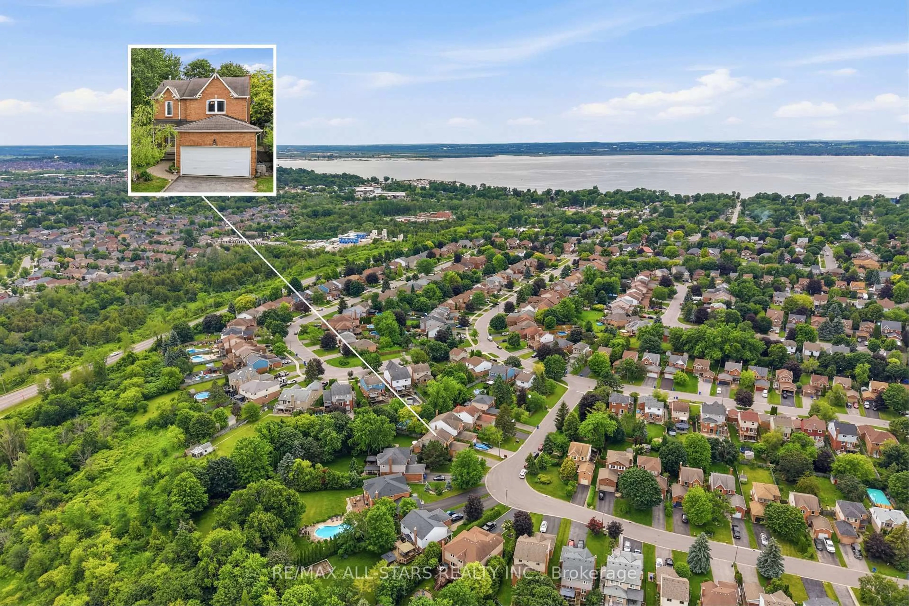 A pic from outside/outdoor area/front of a property/back of a property/a pic from drone, unknown for 11 Sherie Dr, Georgina Ontario L4P 3R3