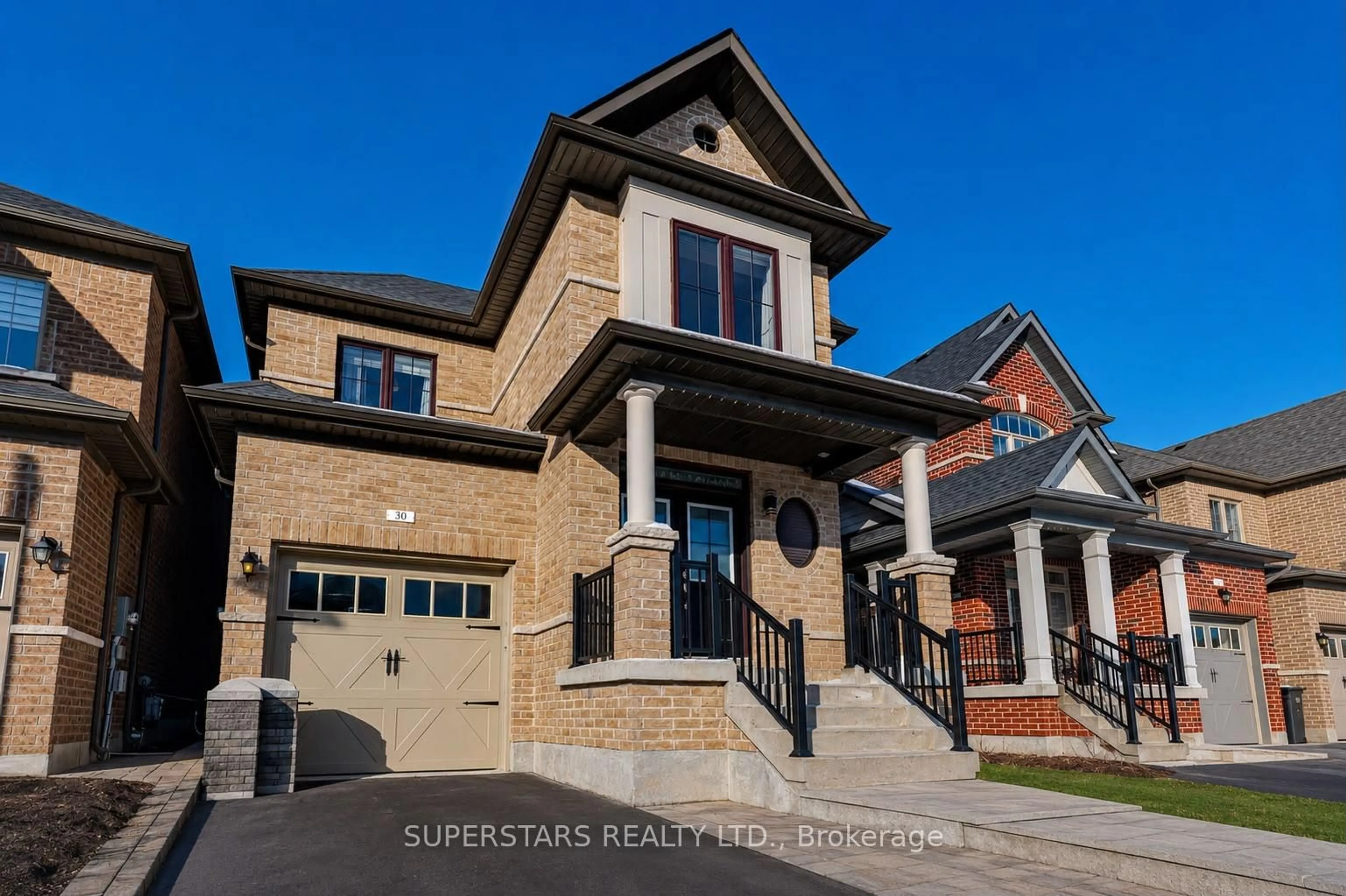 Home with brick exterior material, street for 30 Festival Crt, East Gwillimbury Ontario L9N 0N8