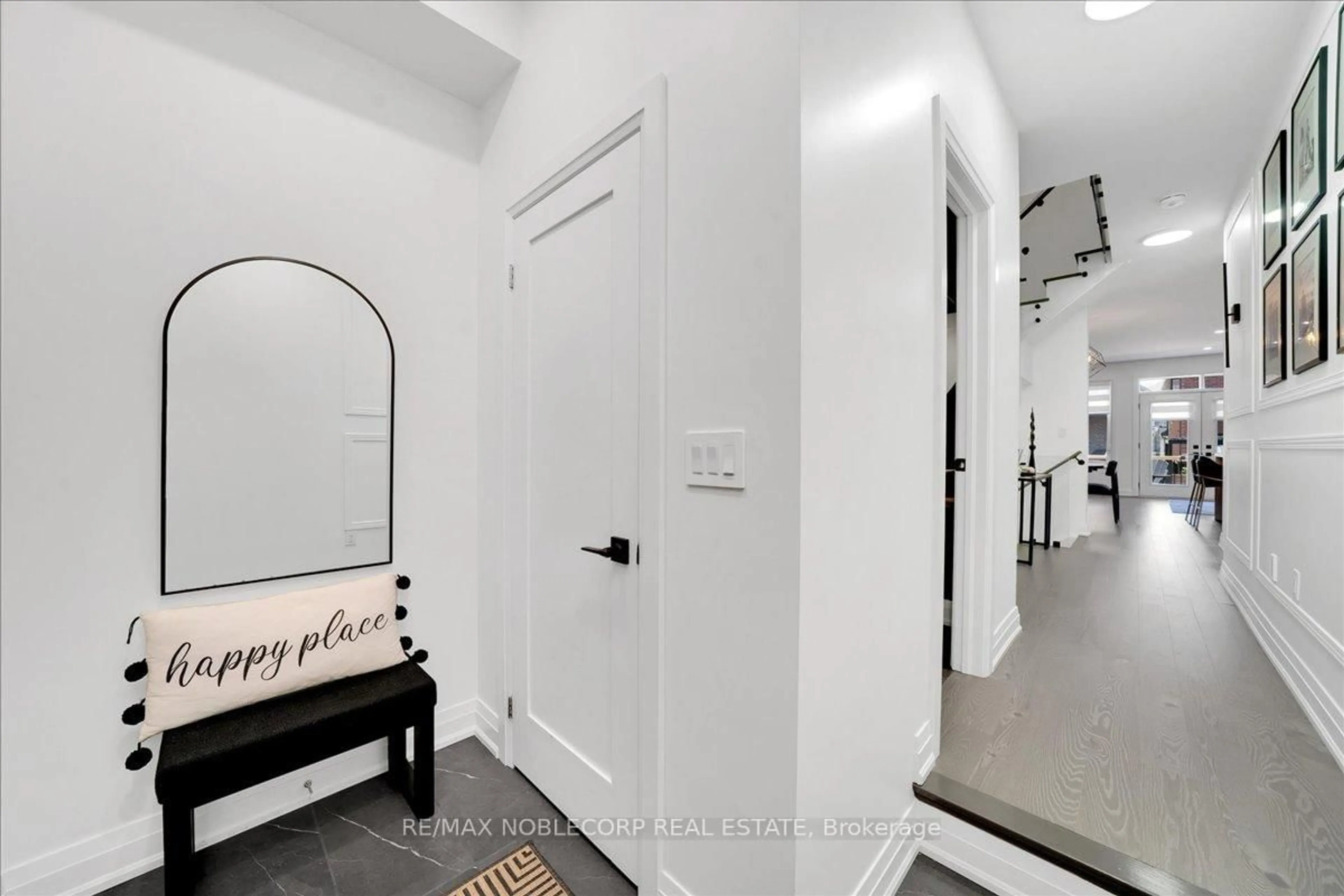 Indoor entryway for 18 Ghent Dr, Vaughan Ontario L4H 4T8