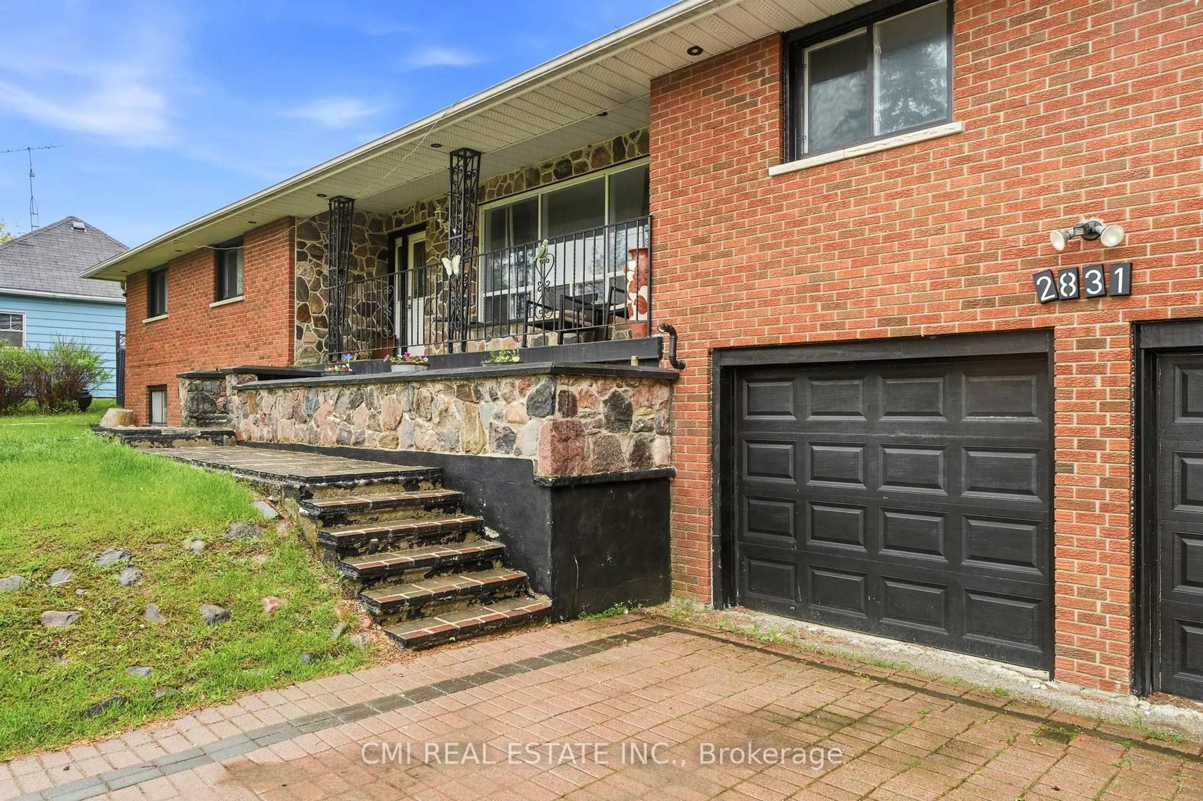Home with brick exterior material, street for 2831 HWY 89, Innisfil Ontario L0L 1L0
