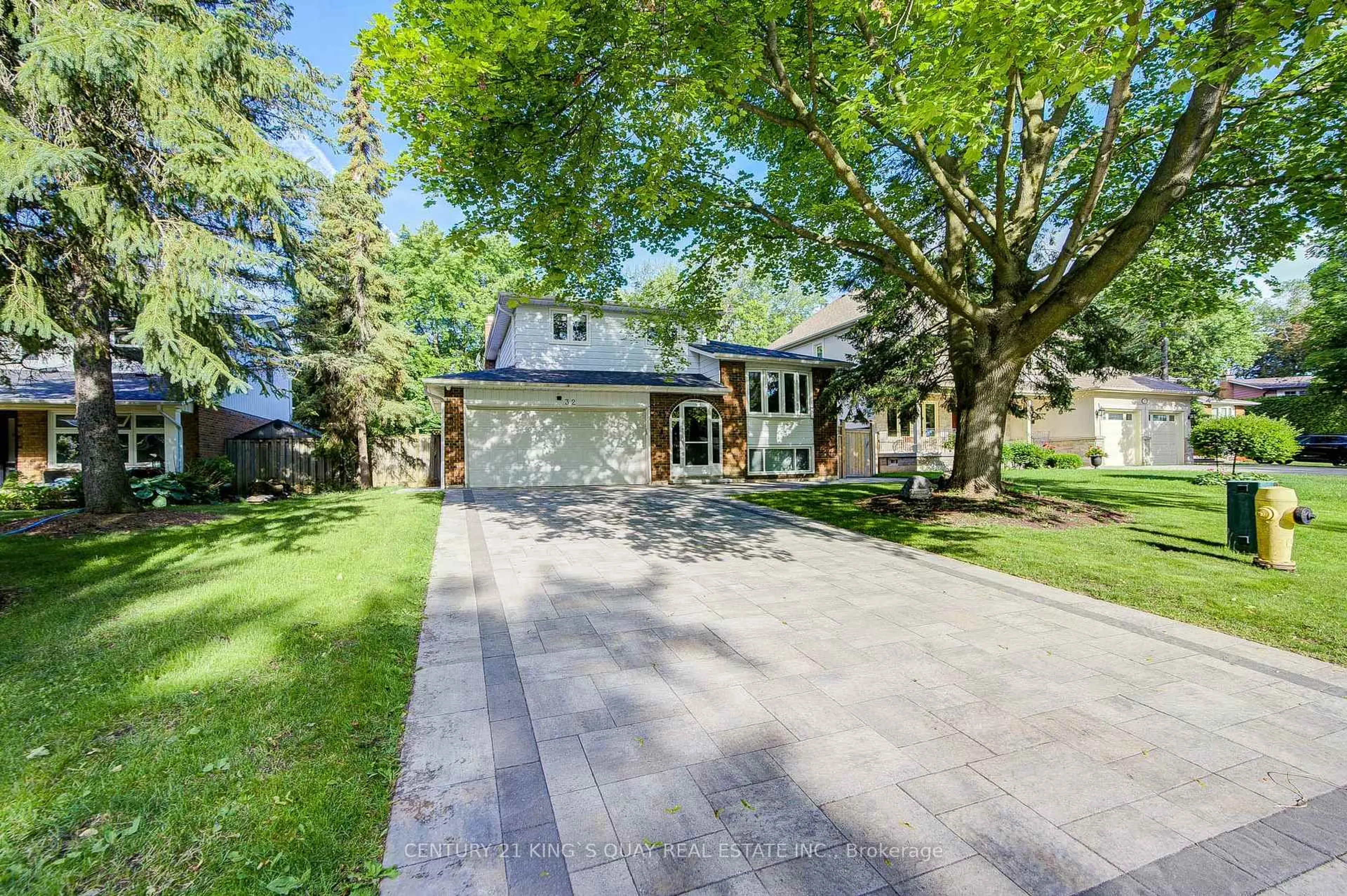 Home with brick exterior material, street for 32 Chant Cres, Markham Ontario L3R 1Y8