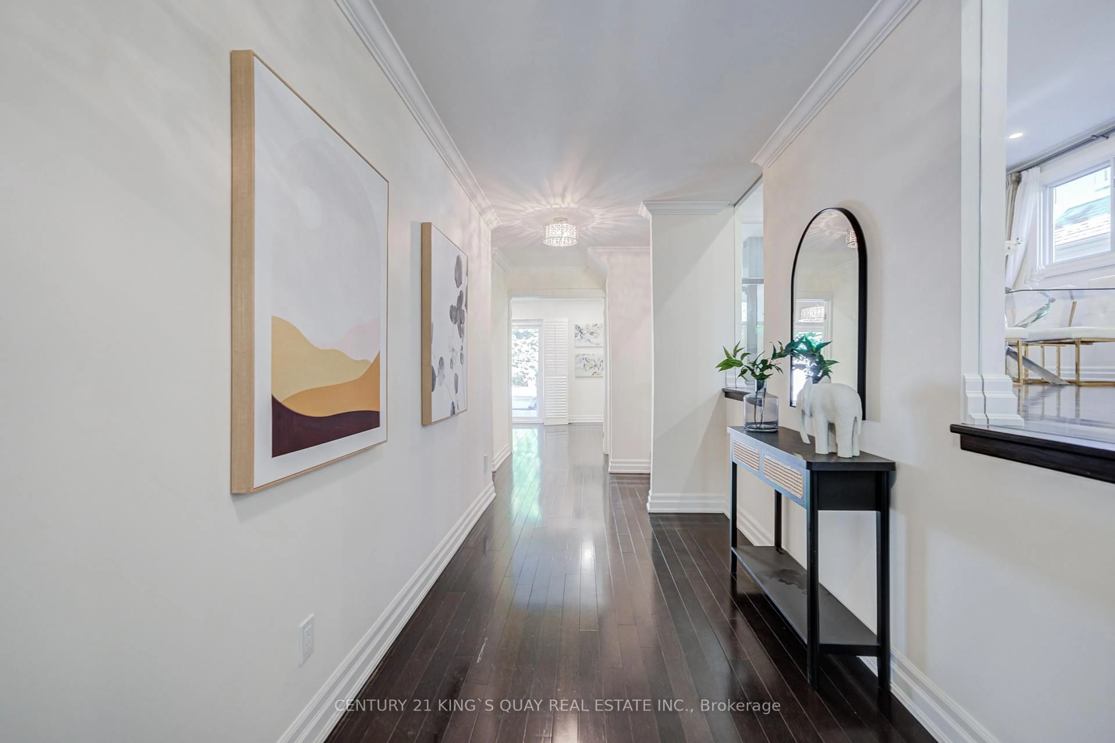 Indoor entryway for 32 Chant Cres, Markham Ontario L3R 1Y8
