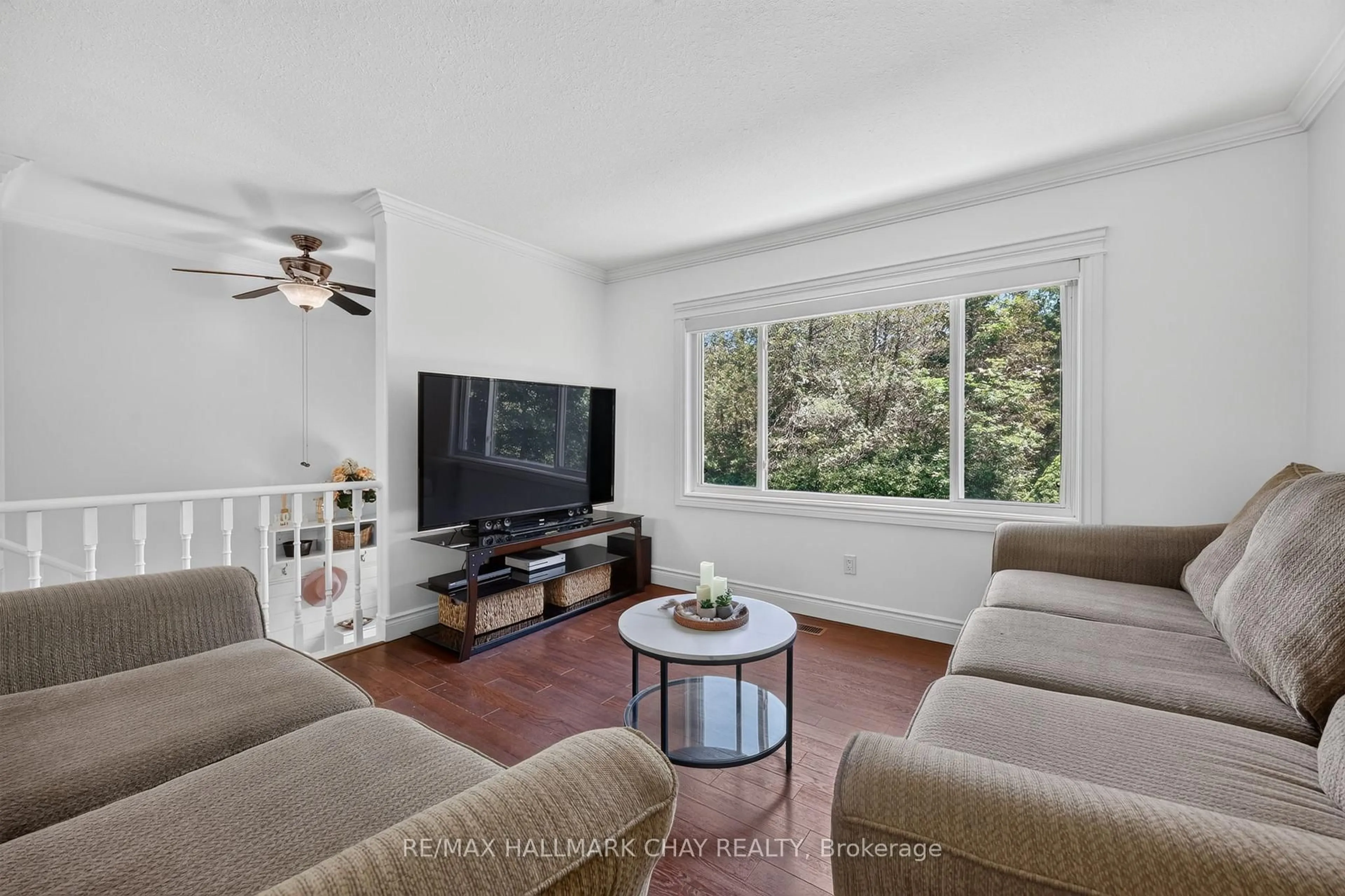 Living room with furniture, unknown for 8570 8th Line, Essa Ontario L0M 1T0
