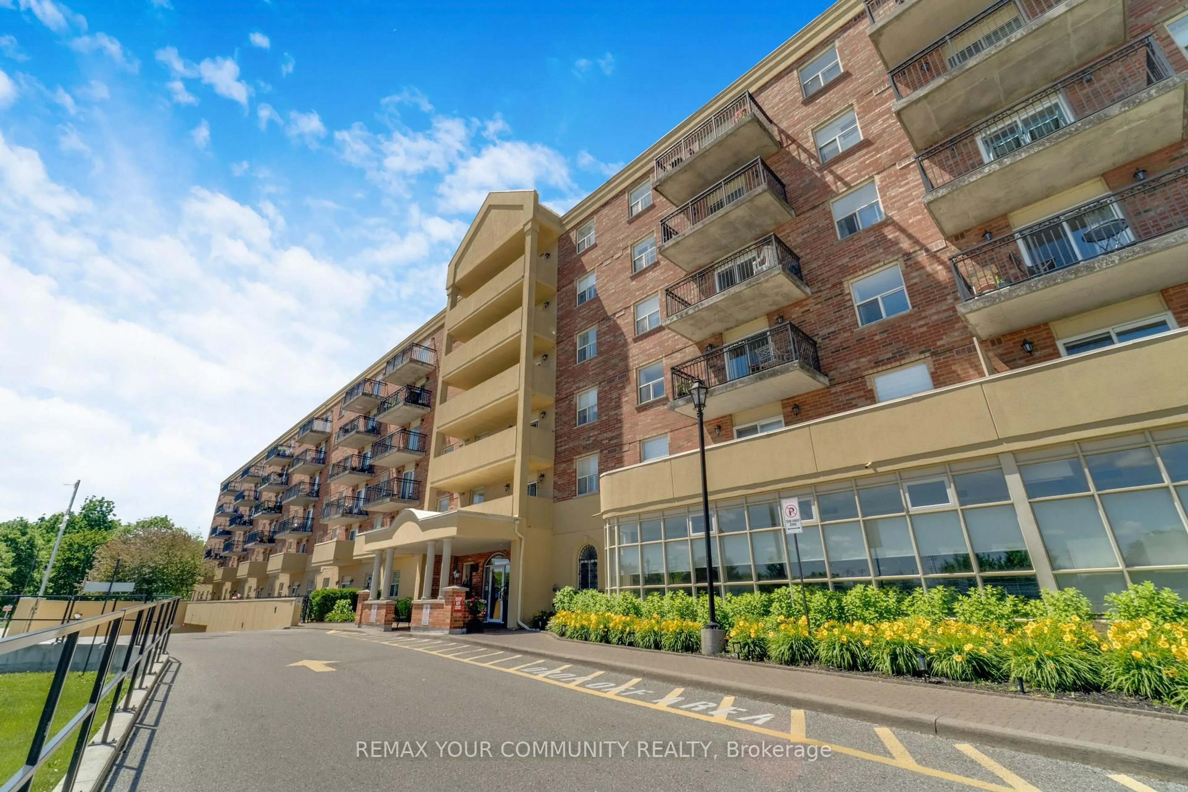 Unknown for 7373 Martin Grove Rd #423, Vaughan Ontario L4L 9K1