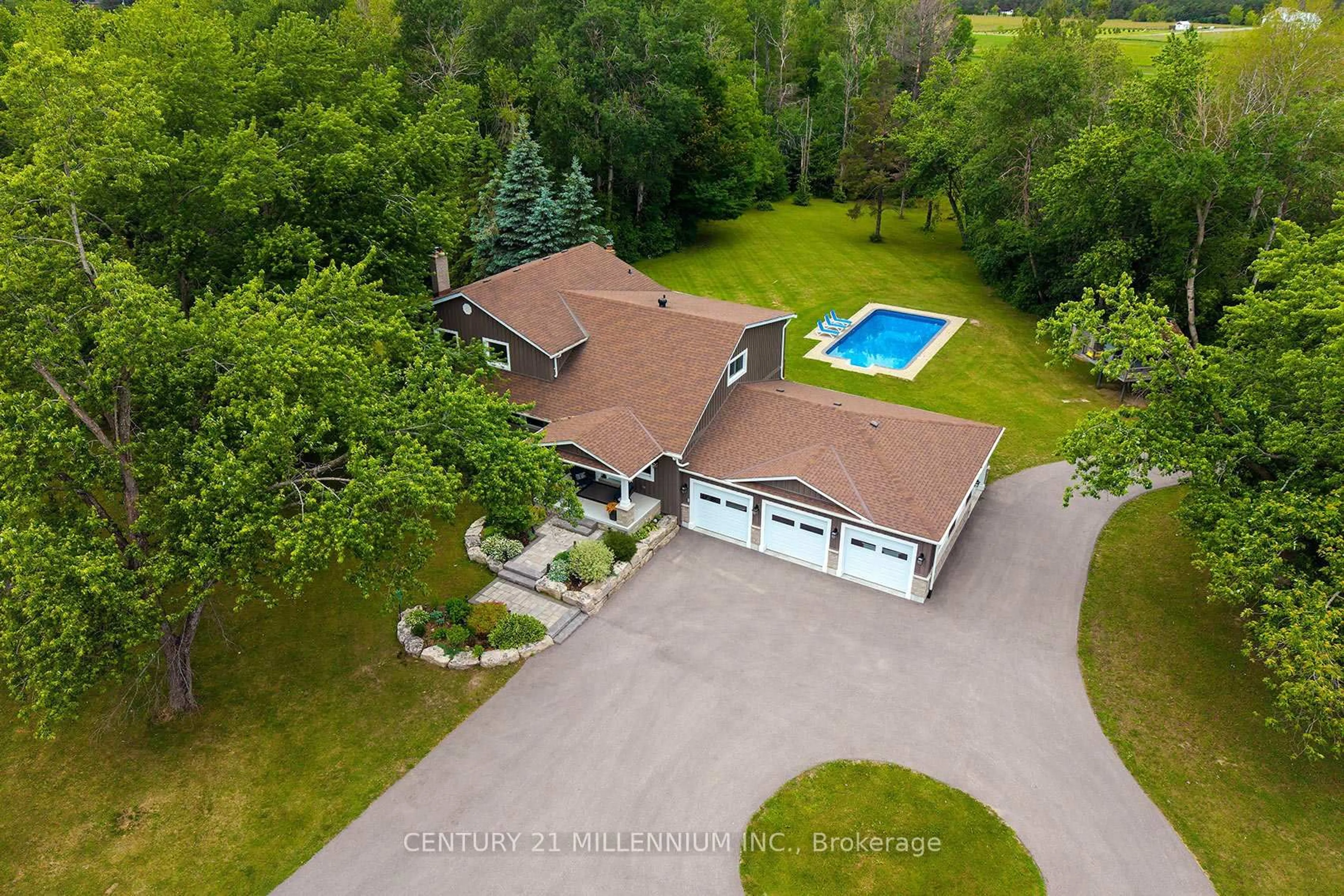 A pic from outside/outdoor area/front of a property/back of a property/a pic from drone, water/lake/river/ocean view for 430 Wagg Rd, Uxbridge Ontario L9P 0P1
