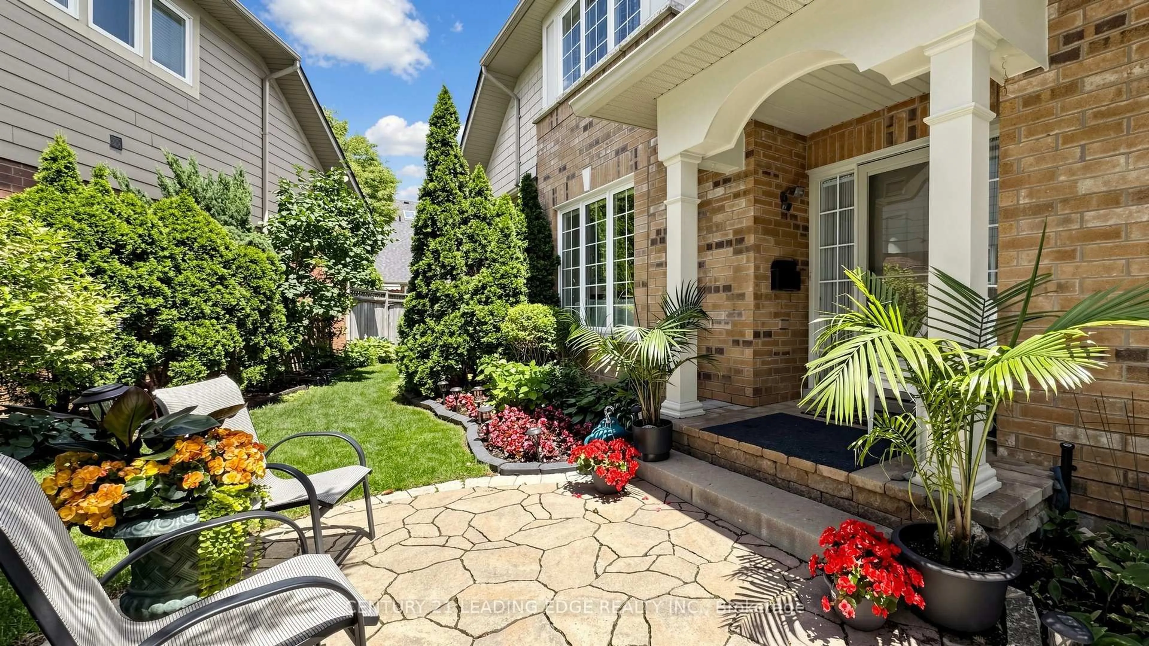 Patio, street for 107 Lakeside Vista Way, Markham Ontario L6E 0B6