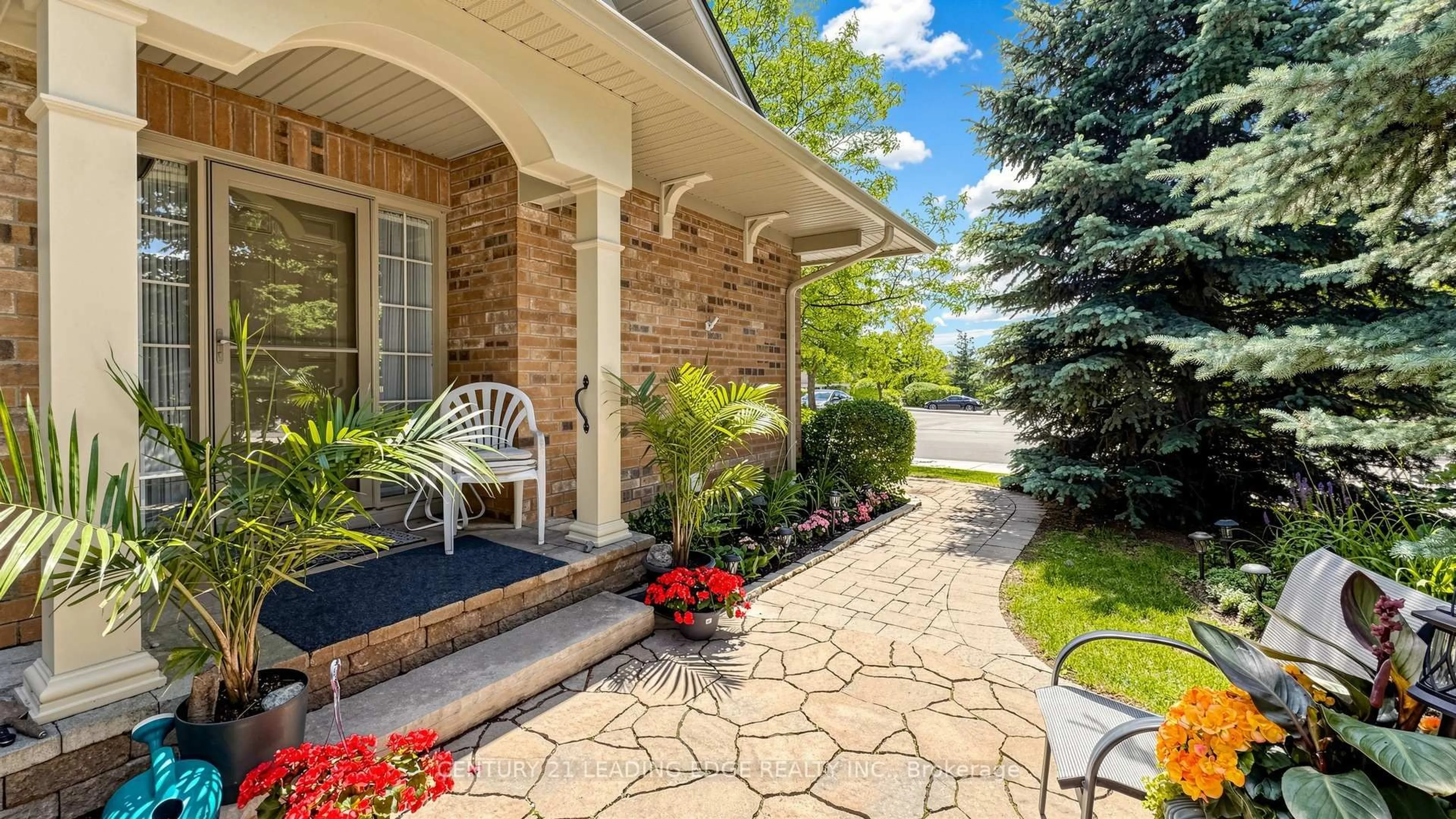 Patio, street for 107 Lakeside Vista Way, Markham Ontario L6E 0B6