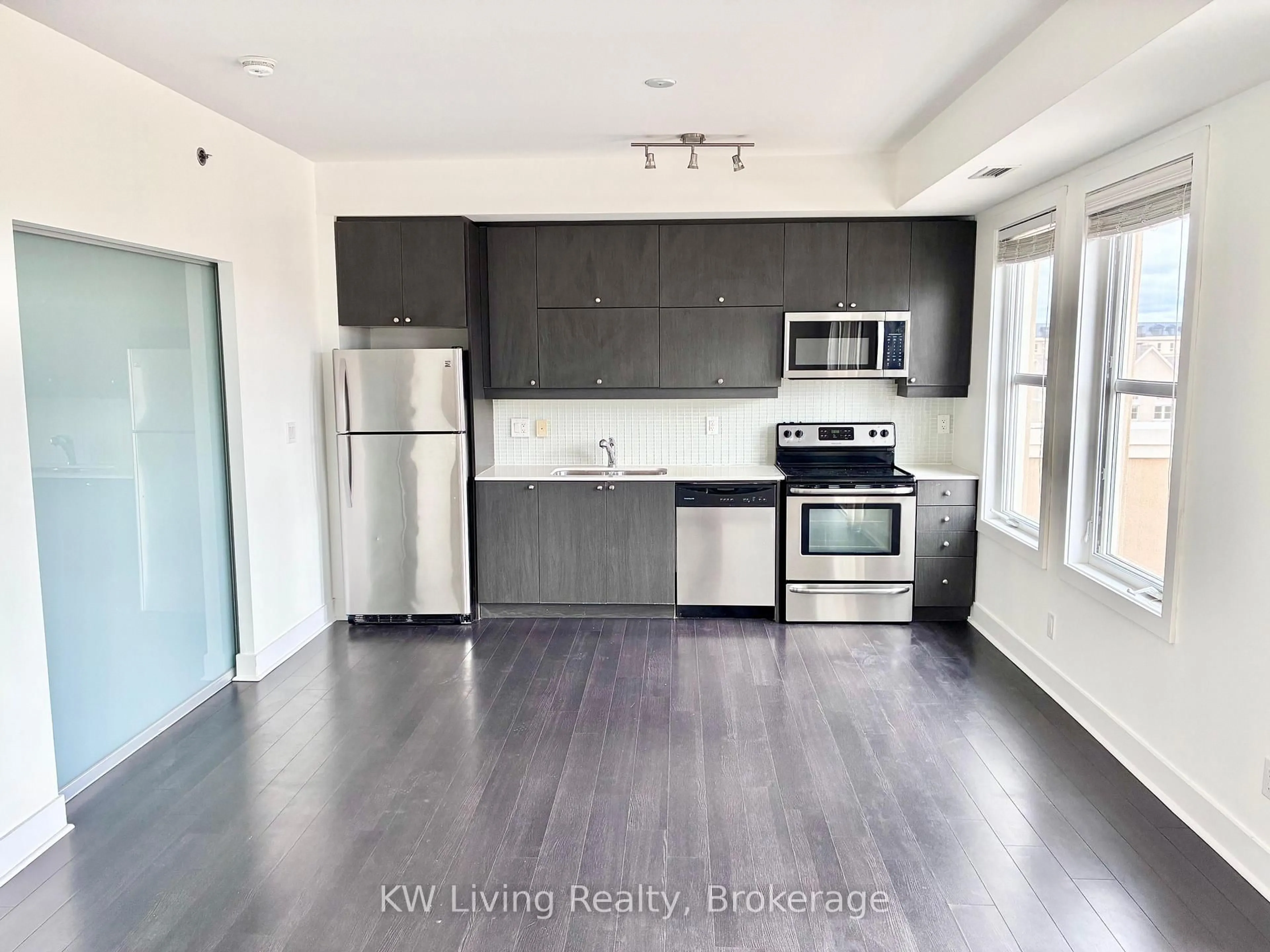 Open concept kitchen, unknown for 28 Prince Regent St #PH19, Markham Ontario L6C 0V5