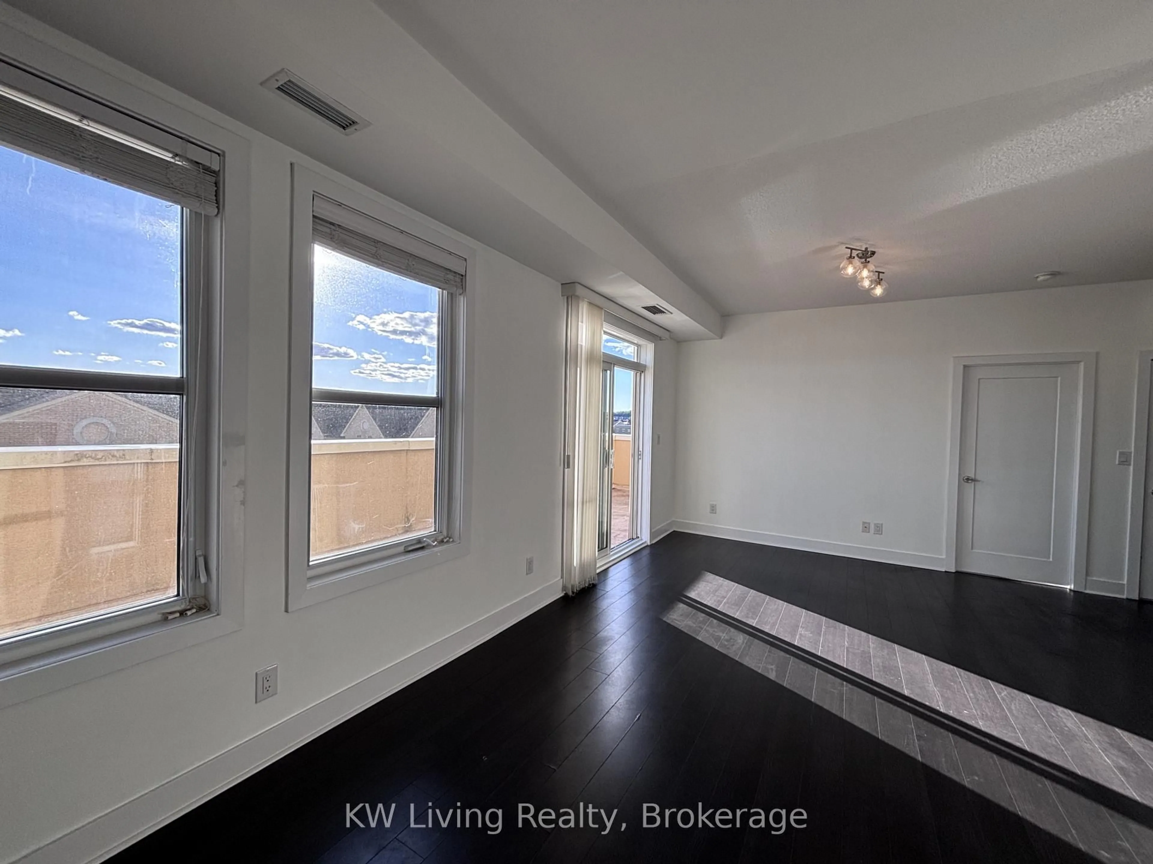 A pic of a room for 28 Prince Regent St #PH19, Markham Ontario L6C 0V5
