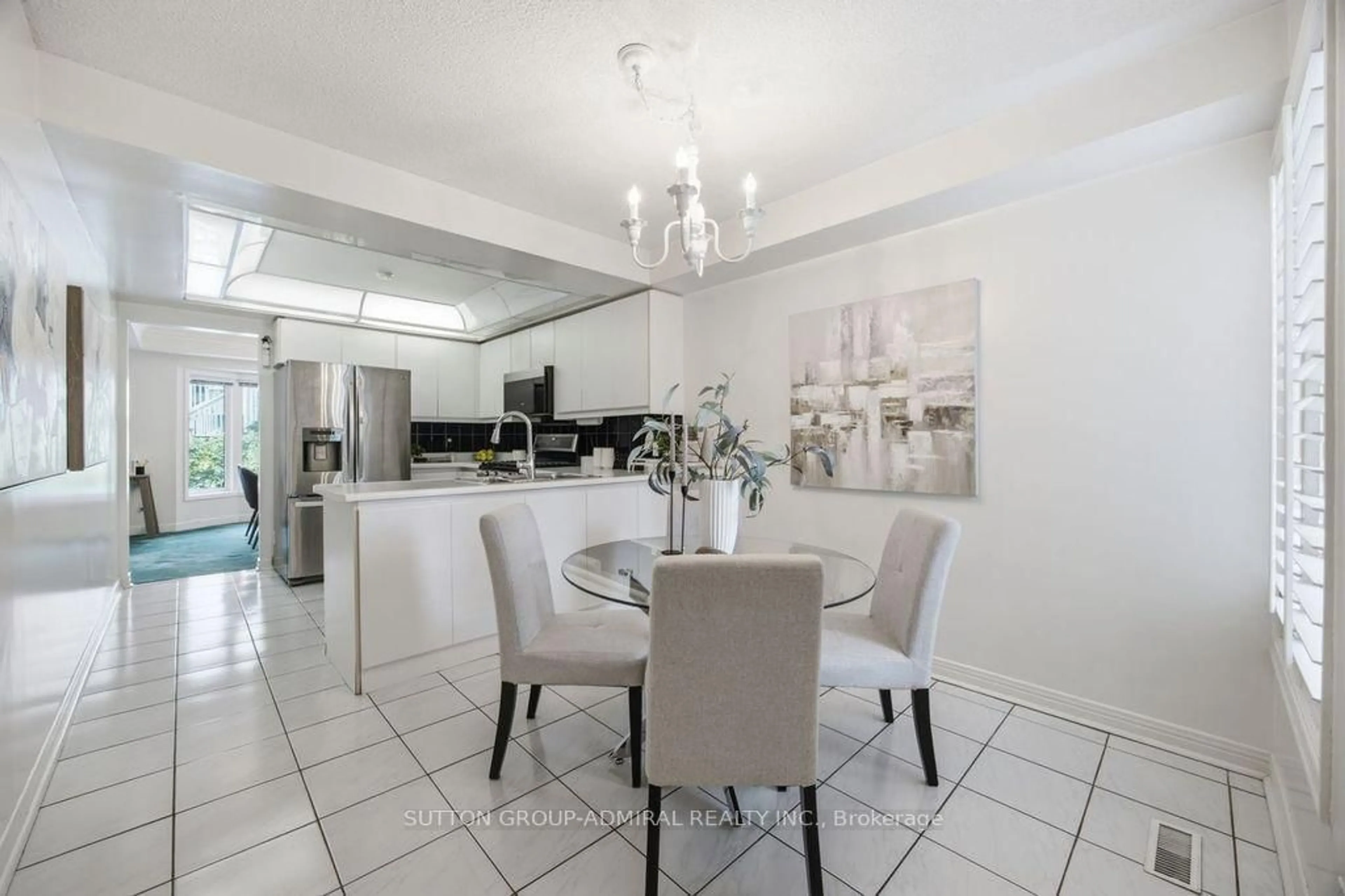 Dining room, ceramic/tile floor for 47 Brownstone Circ, Vaughan Ontario L4J 7P5