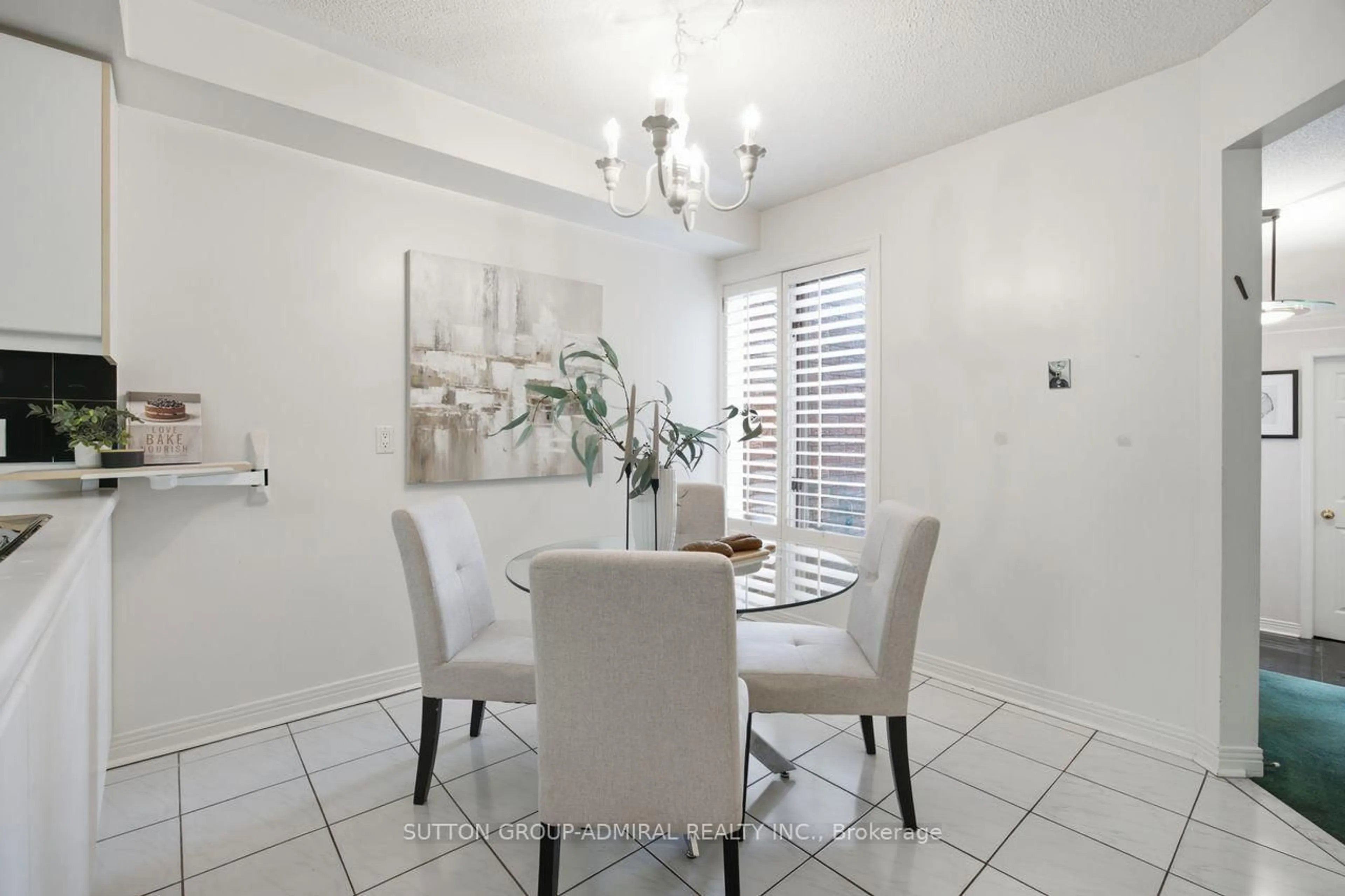 Dining room, ceramic/tile floor for 47 Brownstone Circ, Vaughan Ontario L4J 7P5