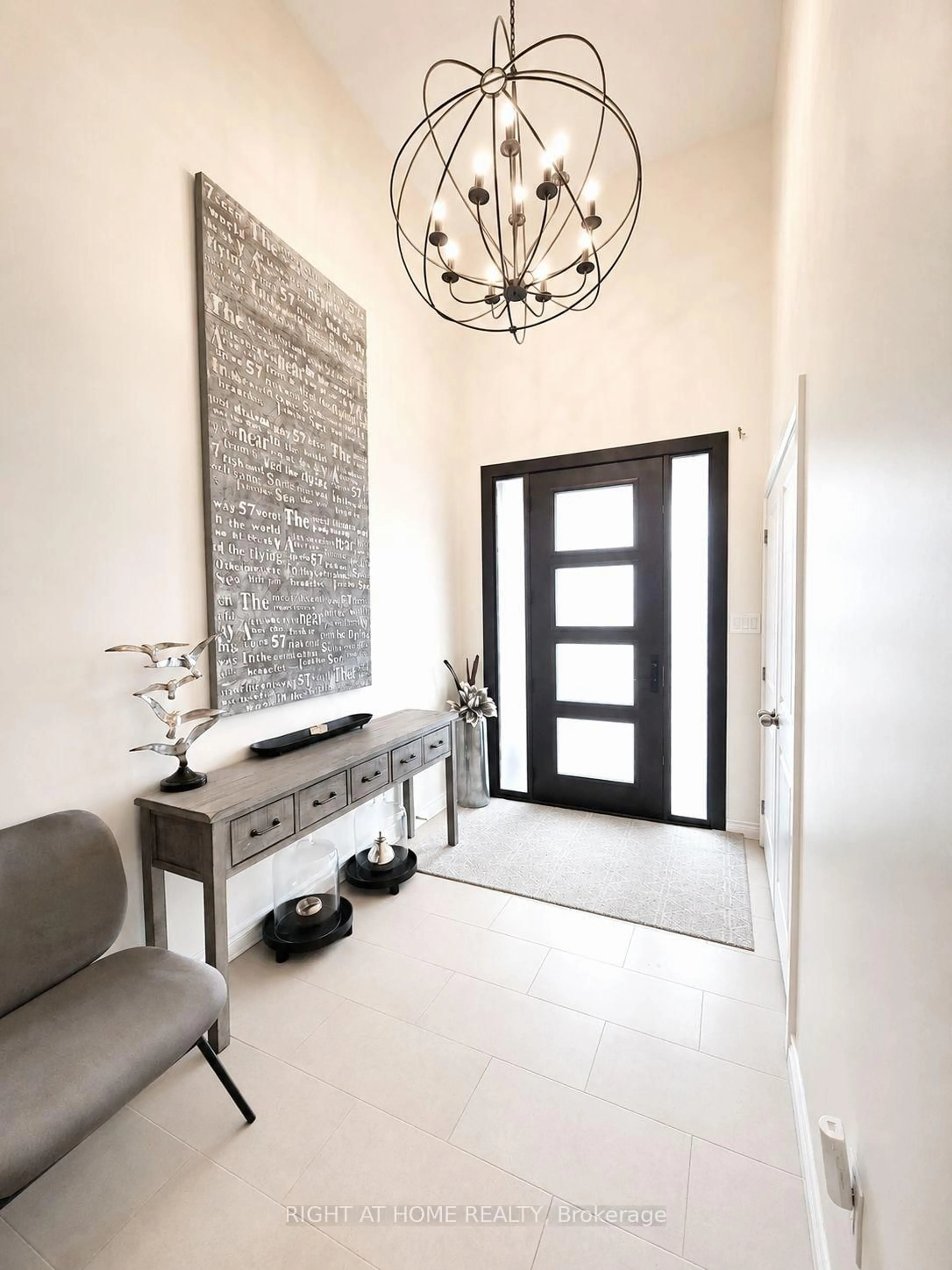 Indoor entryway for 8900 Bathurst St #10, Vaughan Ontario L4J 8A7
