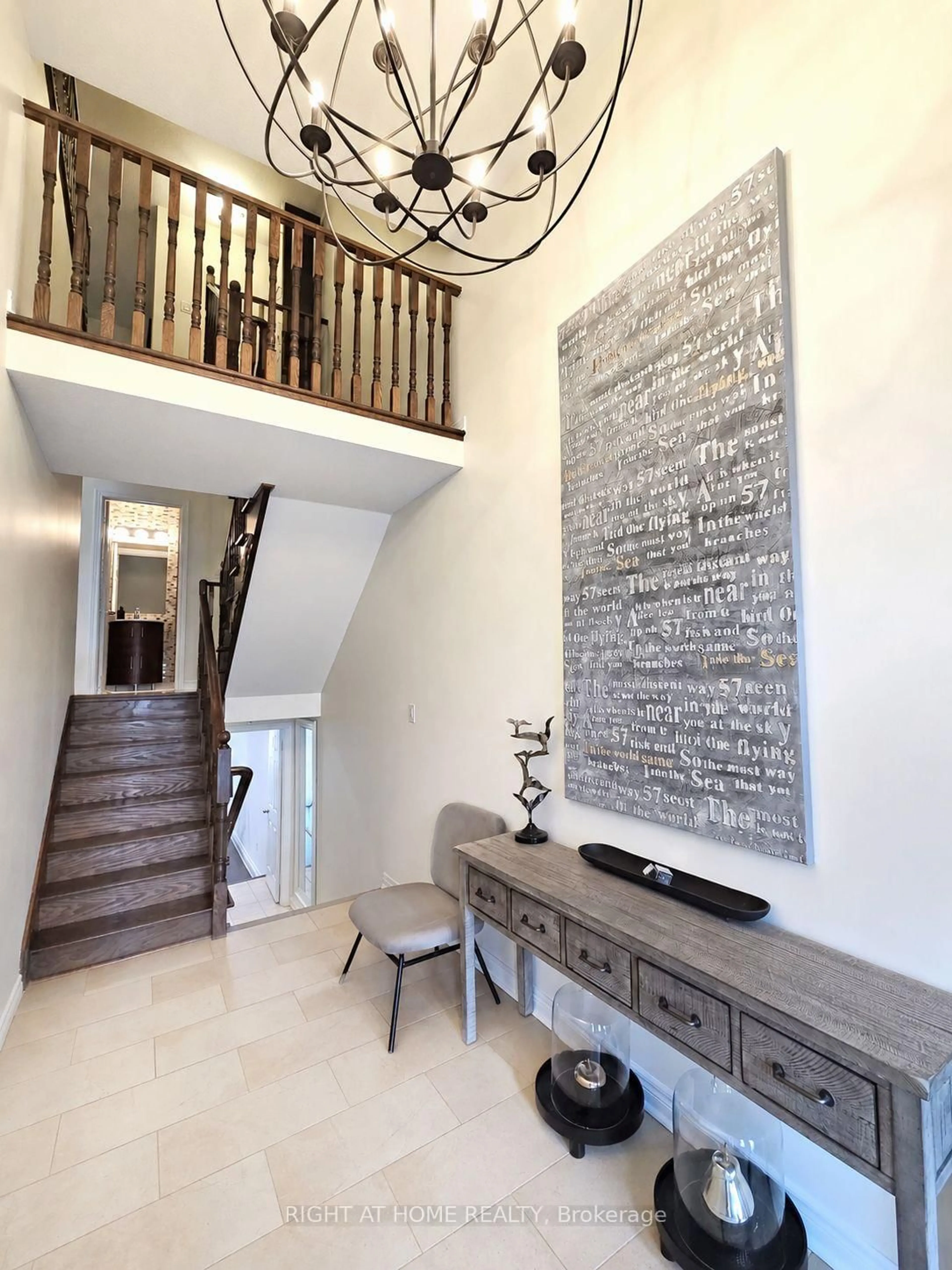 Indoor entryway for 8900 Bathurst St #10, Vaughan Ontario L4J 8A7